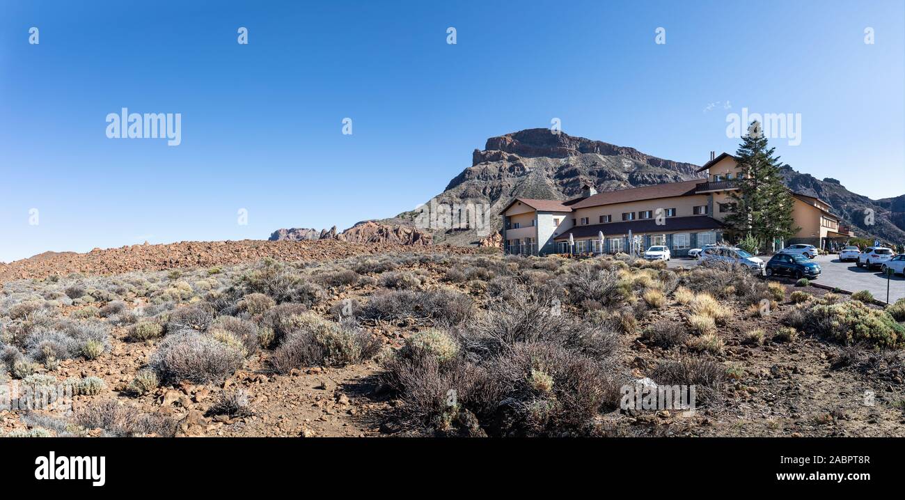 Il Parador Hotel e Centro Visitatori di Monte Parco Nazionale del Teide, Tenerife, Spagna il 22 novembre 2019 Foto Stock