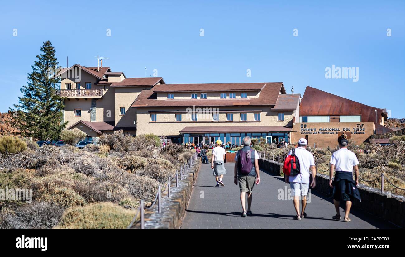 Il Parador Hotel e Centro Visitatori di Monte Parco Nazionale del Teide, Tenerife, Spagna il 22 novembre 2019 Foto Stock