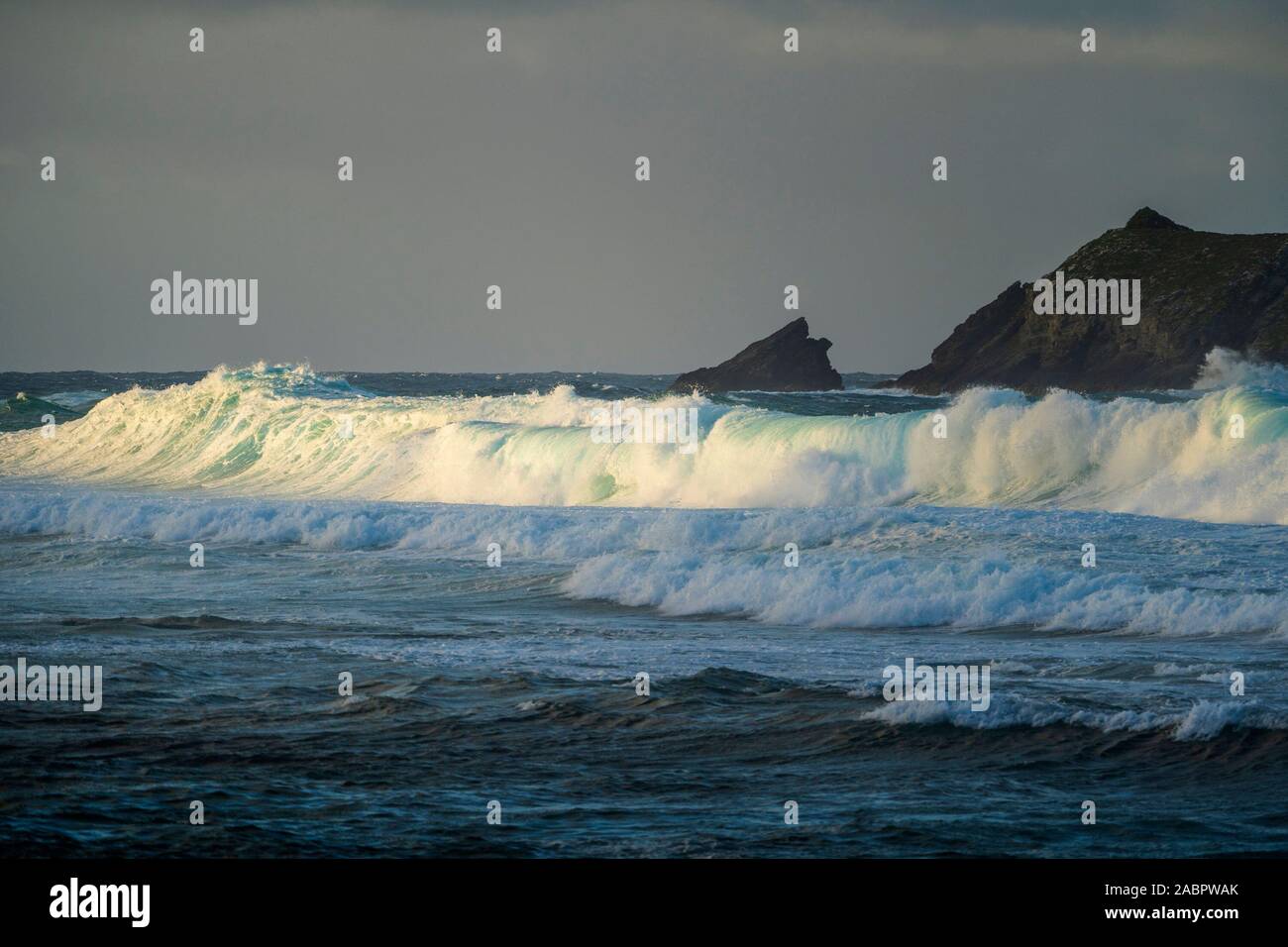 Mare mosso oltre il famigerato Bar tra Norfolk e Nepean Isole. Molti Isola Norfolk cimitero lapidi tombali attestano le molte drownings da quando Nepe Foto Stock