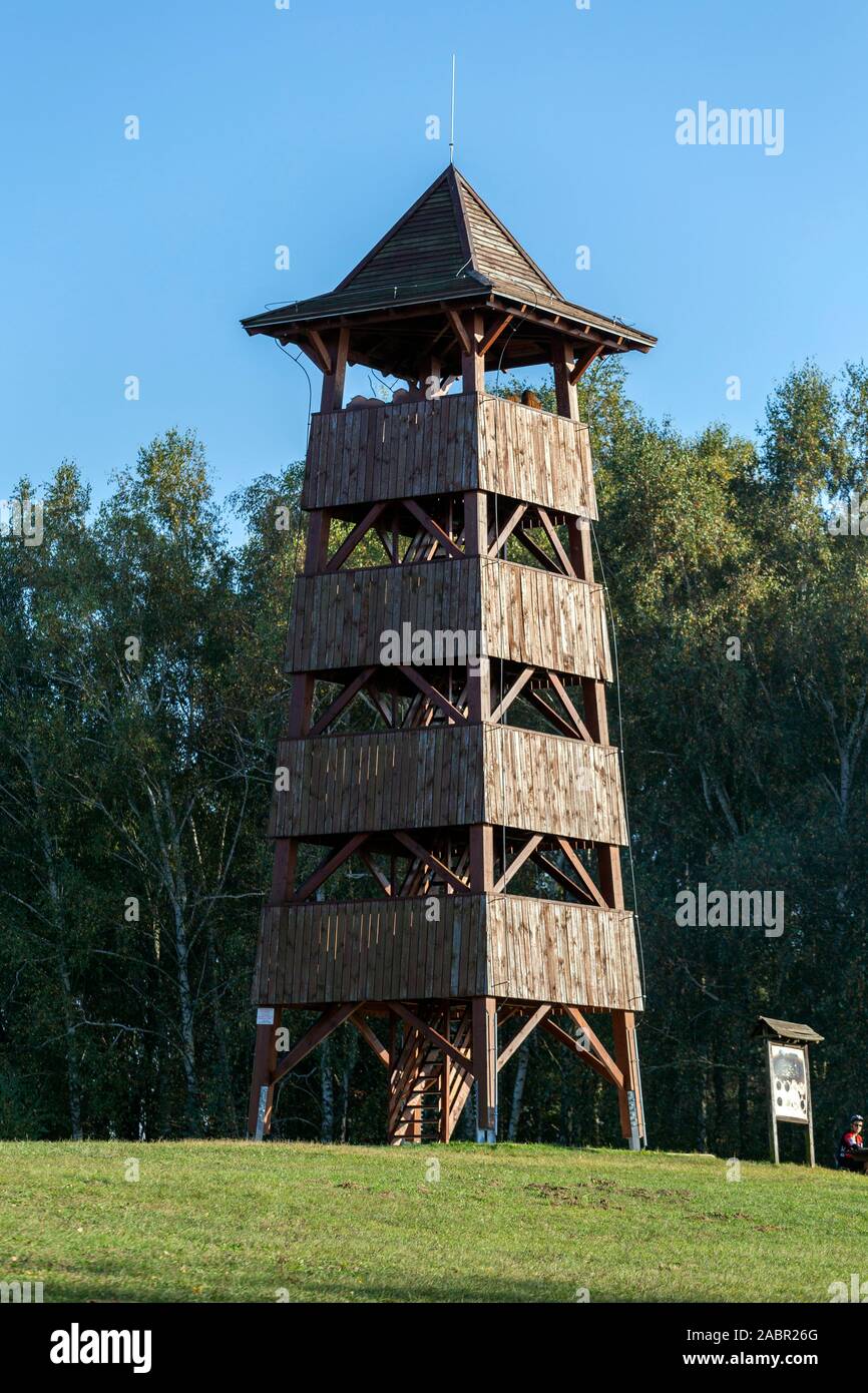 In legno torre di vedetta sulla isola di Kanyavar, Ungheria. Foto Stock