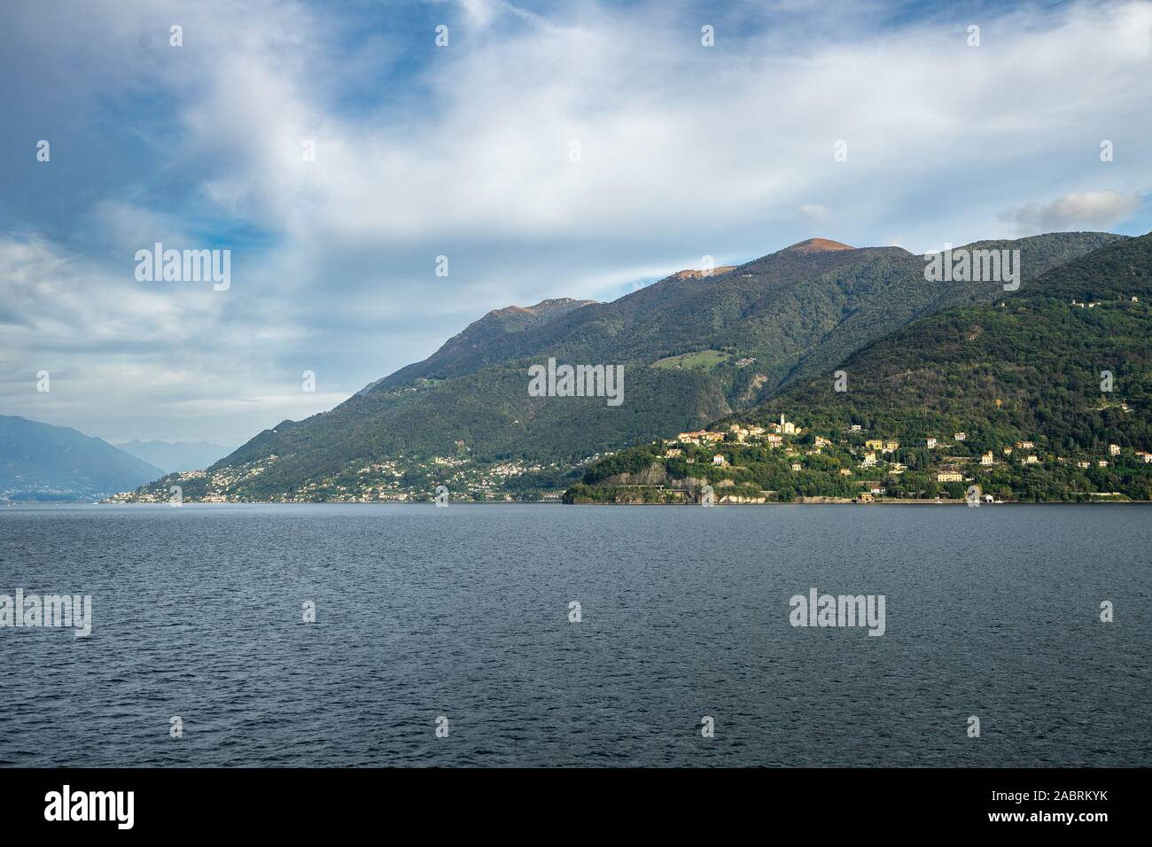 Crociera a bordo di un traghetto in la parte svizzera del Lago Maggiore, Canton Ticino, Svizzera Foto Stock
