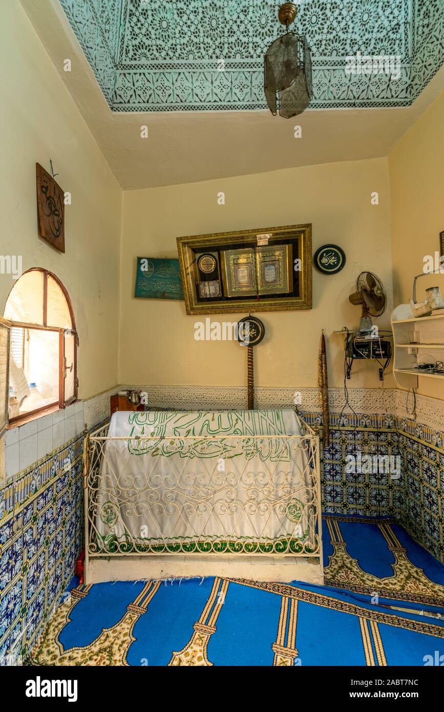 Tomba di Ibn Batouta, Tangeri, Marocco Foto Stock
