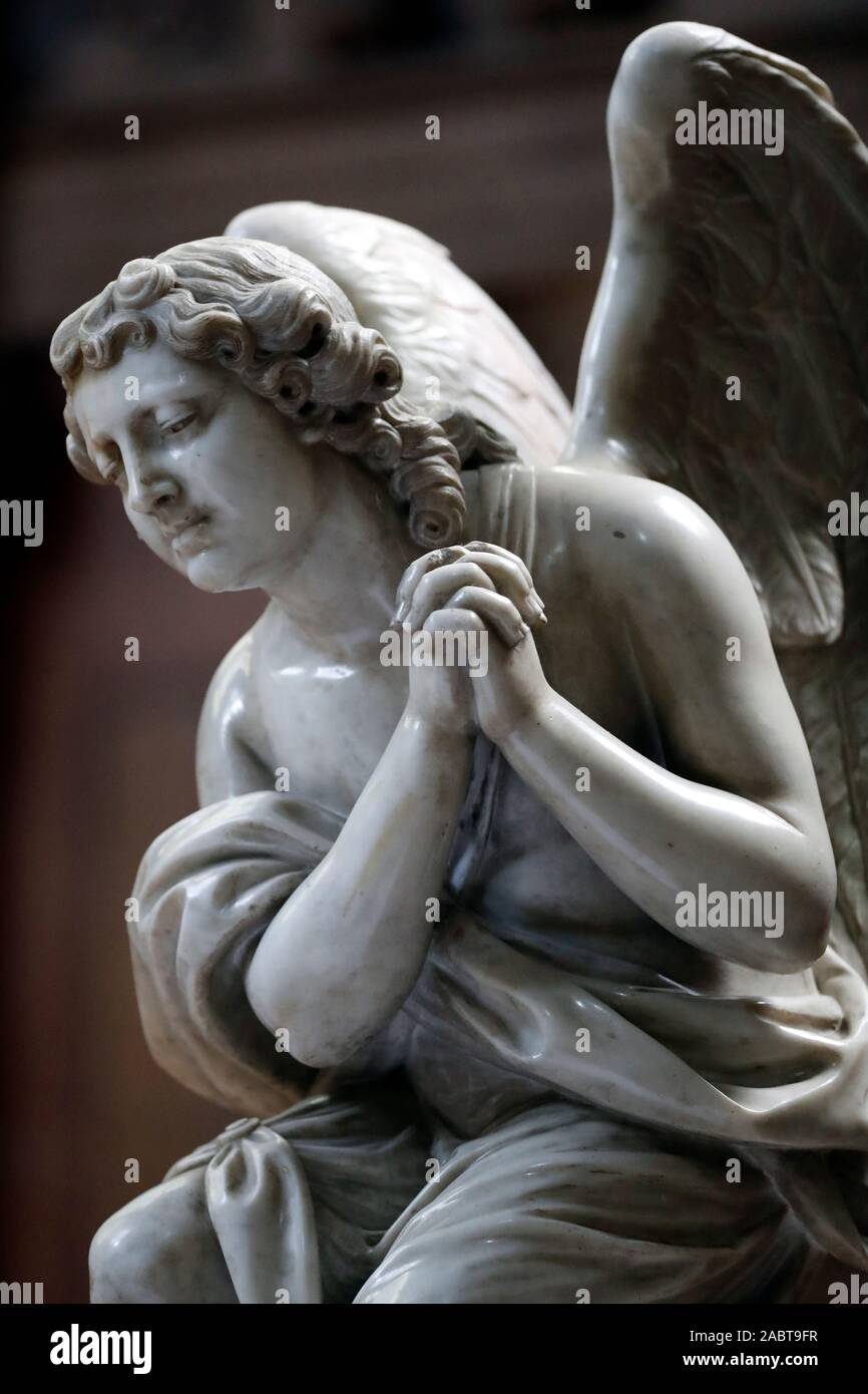 Nantua abbey. Angelo. Statua di marmo. Nantua. La Francia. Foto Stock