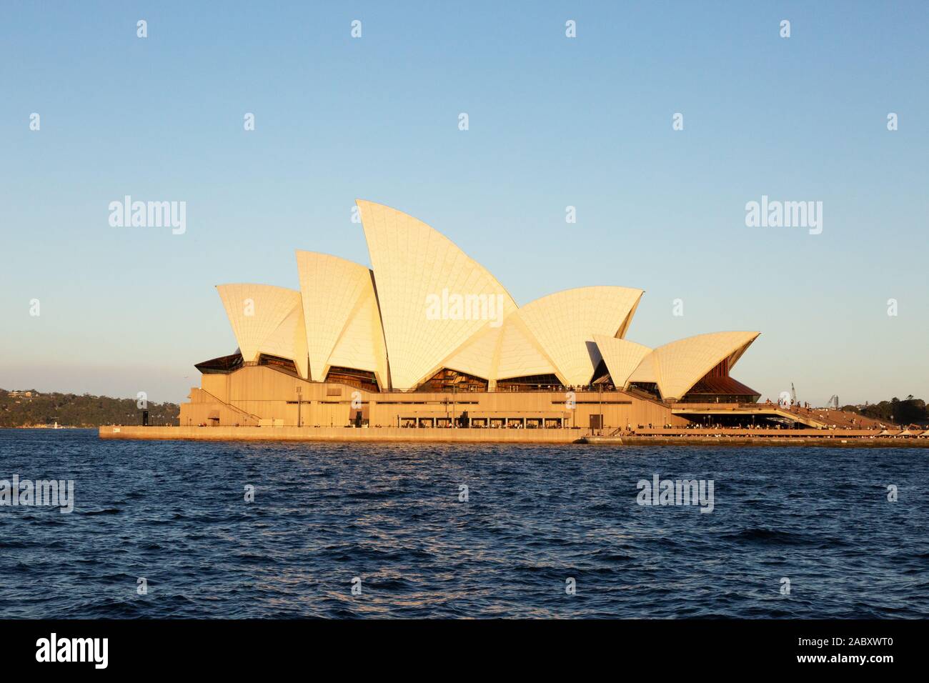 La Opera House di Sydney al tramonto, sito del Patrimonio Mondiale, Sydney Australia Foto Stock