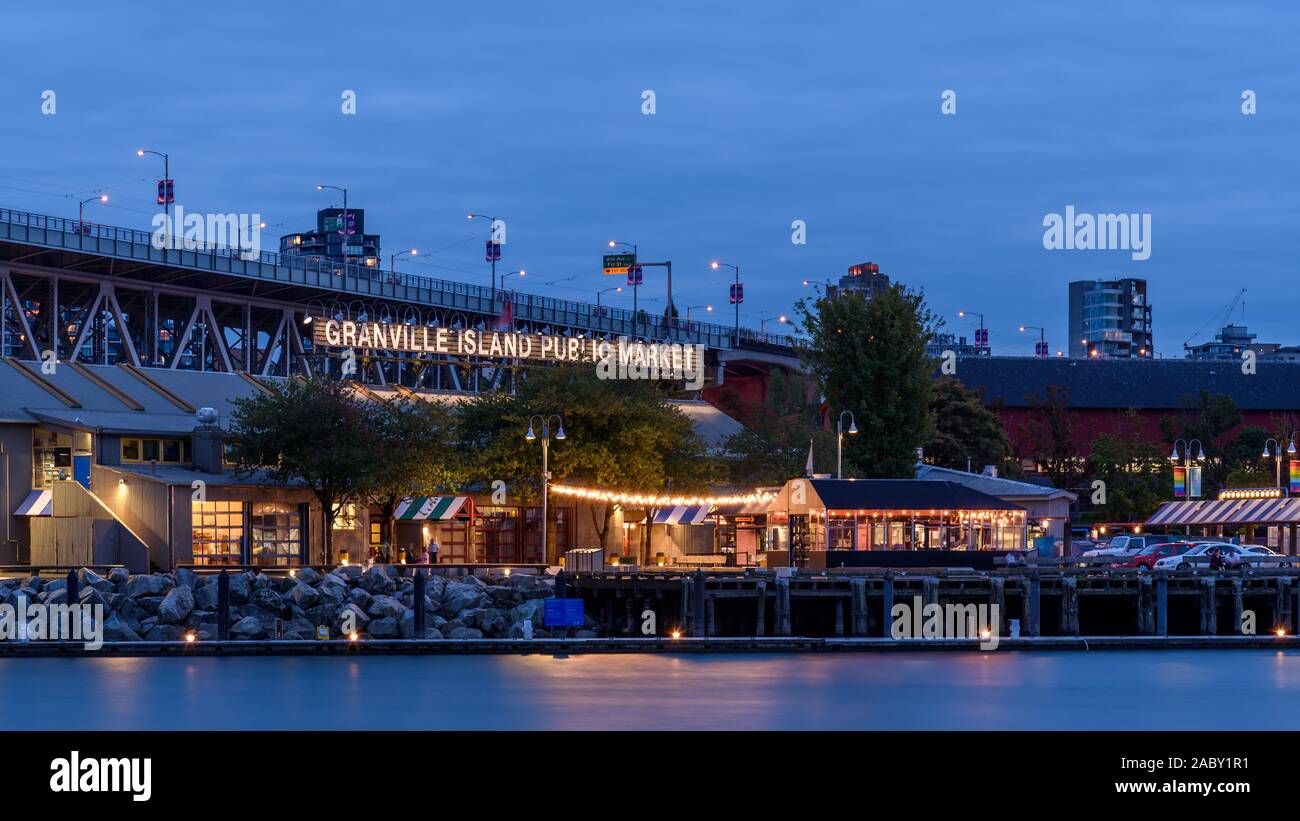 Granville Island market, accesa fino al tramonto Foto Stock