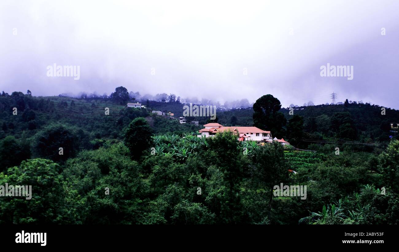 Scenario paesaggistico di Palani Hills a kodaikanal hill station in mattinata, tamilnadu in India Foto Stock