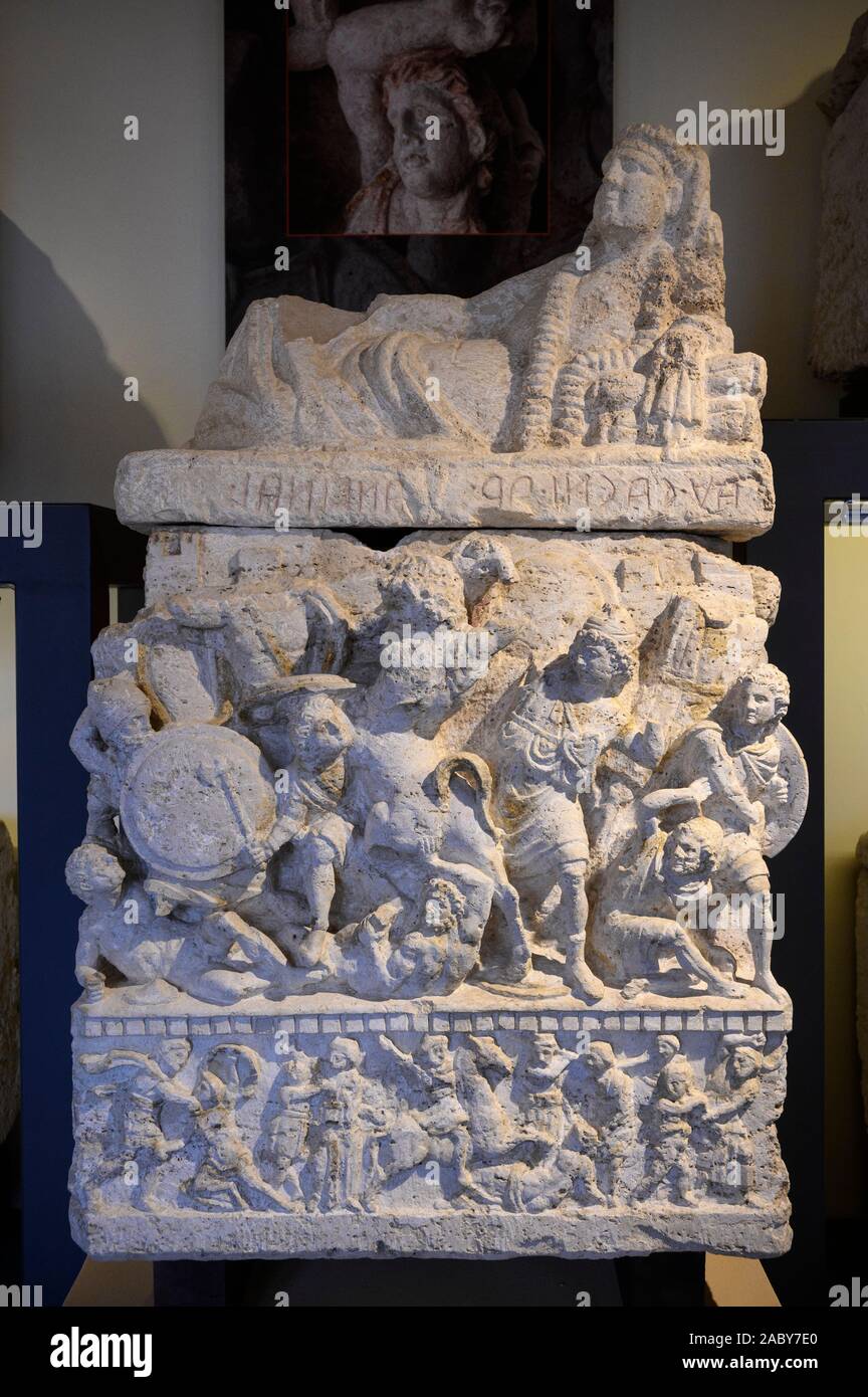 Perugia. L'Italia. Etrusca urna cineraria dalla Cacni tomba di famiglia nei pressi di Perugia , il Museo Archeologico Nazionale dell'Umbria (MANU - Archaeologi nazionale Foto Stock