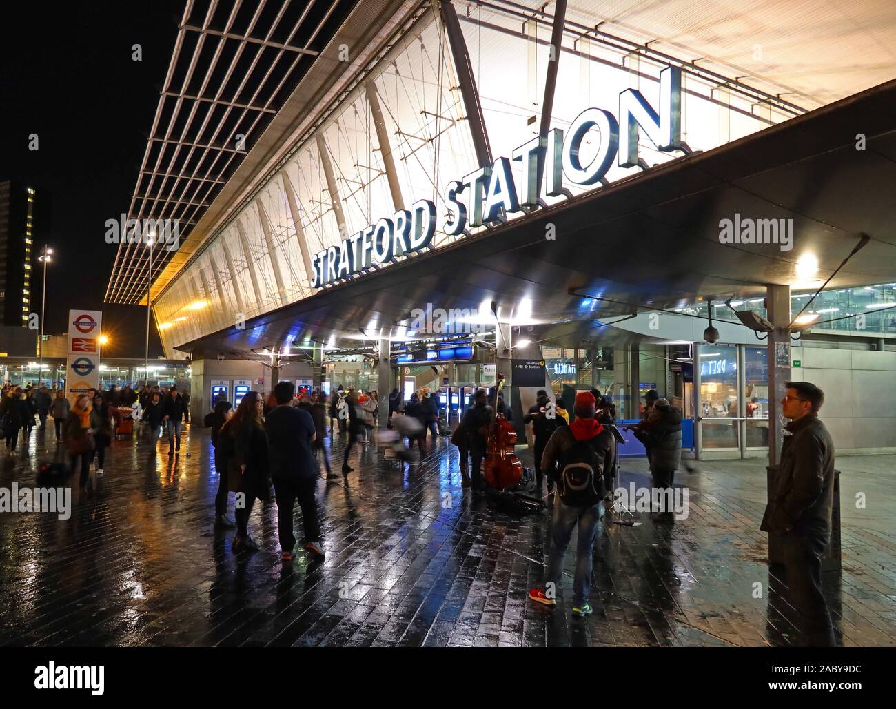 Stratford Regional and Stratford International station,Stratford City,Olympic Park, Montfichet Rd, Londra, Inghilterra, Regno Unito, E20 1EJ Foto Stock