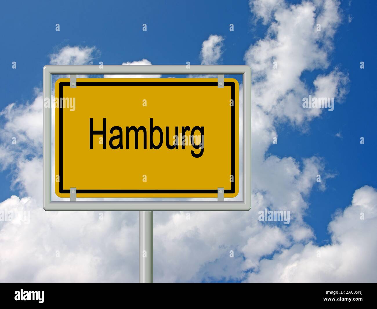 La città di Amburgo segno nella parte anteriore del cielo e delle nubi Foto Stock