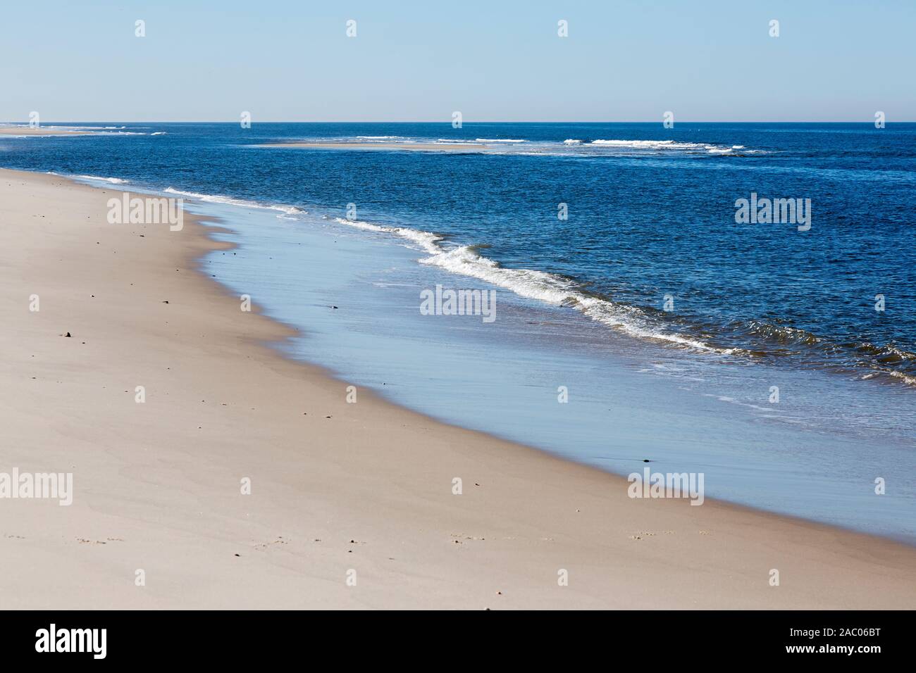 Menschenleerer Weststrand auf Sylt Foto Stock