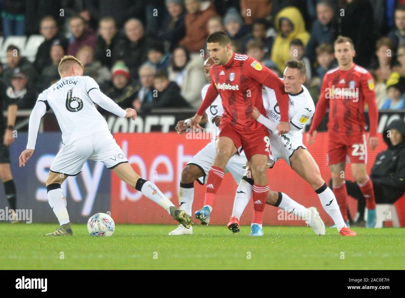 Swansea, Wales, Regno Unito. 29 Nov, 2019. Jay Fulton di Swansea City nel controllo della palla durante il cielo di scommessa match del campionato tra Swansea City e Fulham al Liberty Stadium, Swansea venerdì 29 novembre 2019. (Credit: Jeff Thomas | MI News) solo uso editoriale. Credito: MI News & Sport /Alamy Live News Foto Stock