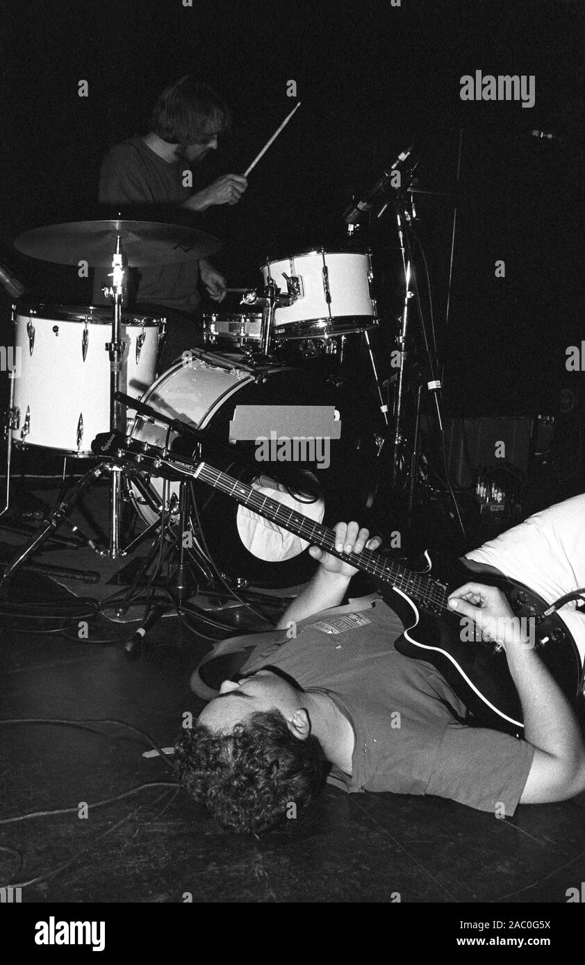 Mark Robinson della band indie americana Unrest si esibisce all'Underworld, Londra, Inghilterra, 11 settembre 1992. Foto Stock