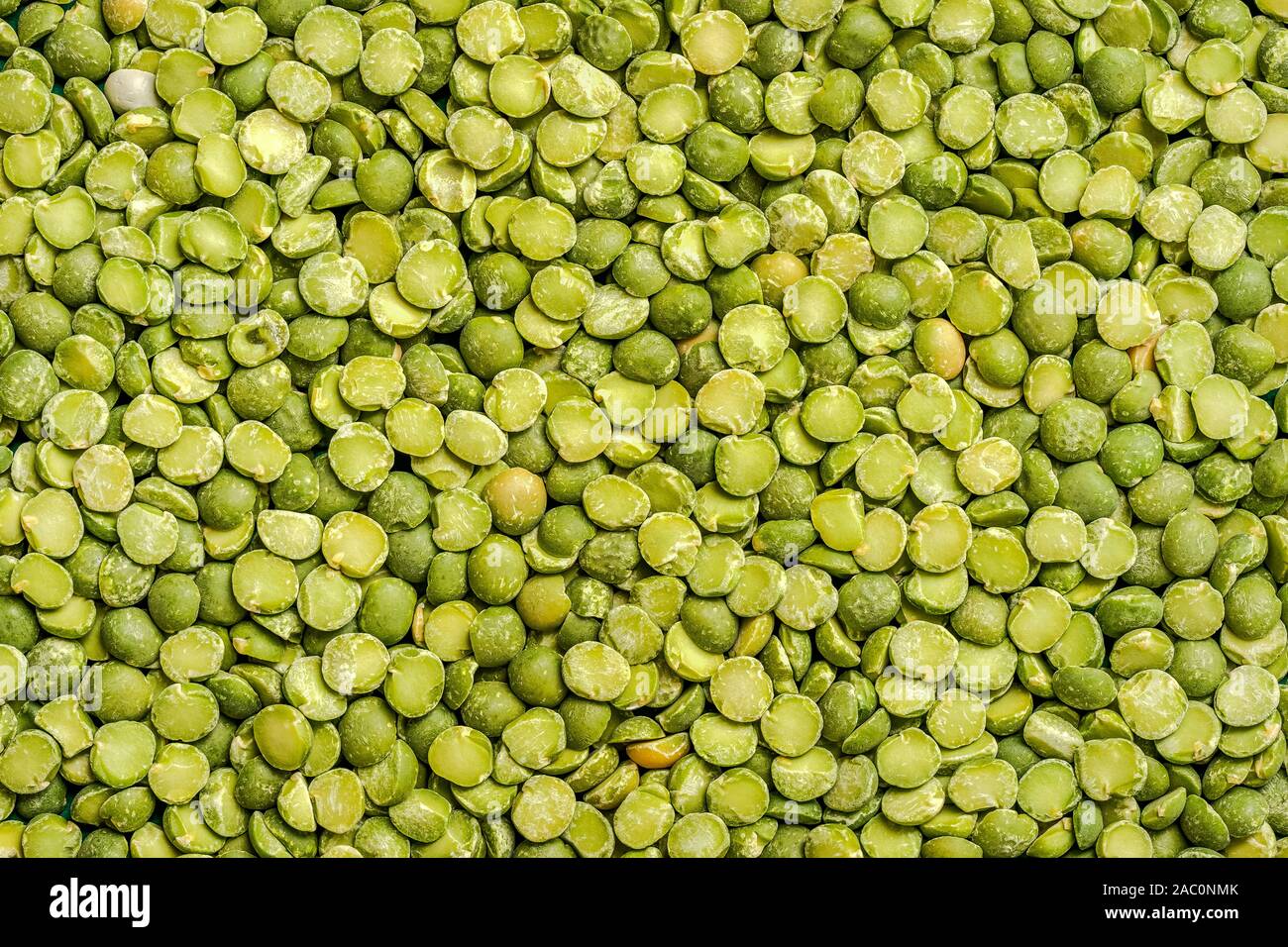 Immagine a tutto schermo di verde di piselli spezzati Foto Stock