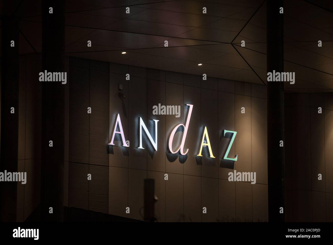 VIENNA, Austria - 6 novembre 2019:Andaz logo sul loro hotel per Vienna Belvedere. Parte di Hyatt, Andaz è un marchio di boutique hotels sparsi in tutto il mondo Foto Stock