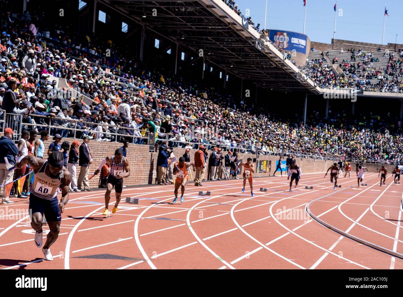 Inizio del collegio di uomini 4x100 Campionato di Americ Invitational al 2019 Penn relè . Foto Stock
