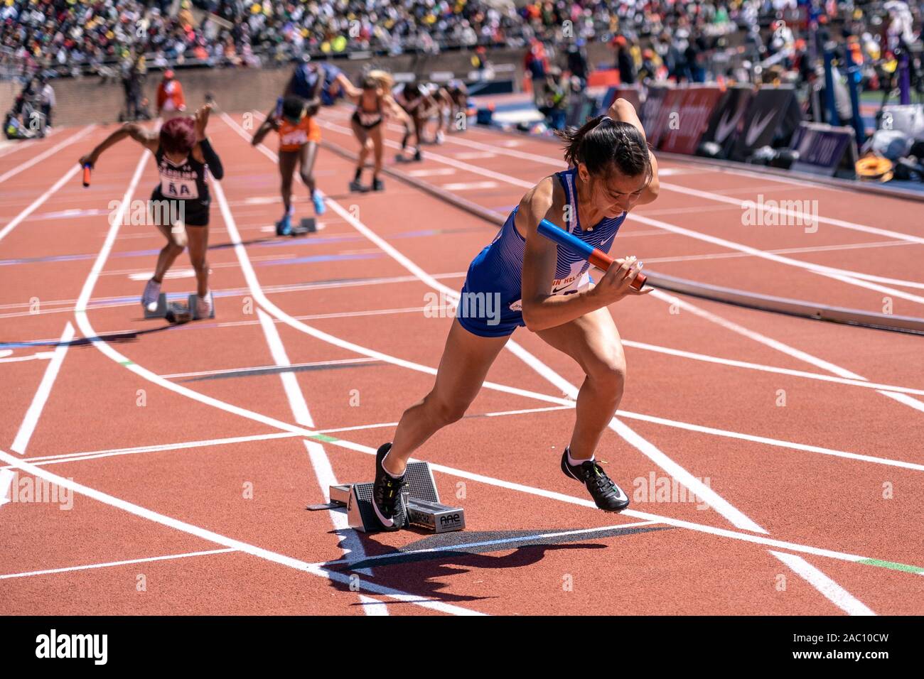 Inizio del college femminile 4x400 Campionato di America Invitational al 2019 Penn relè . Foto Stock