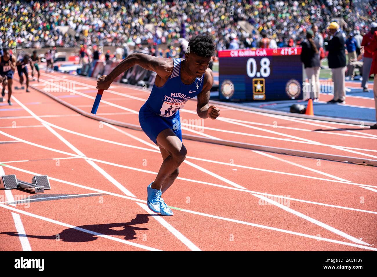 Inizio del collegio di uomini 4x400 Campionato di America Invitational al 2019 Penn relè . Foto Stock