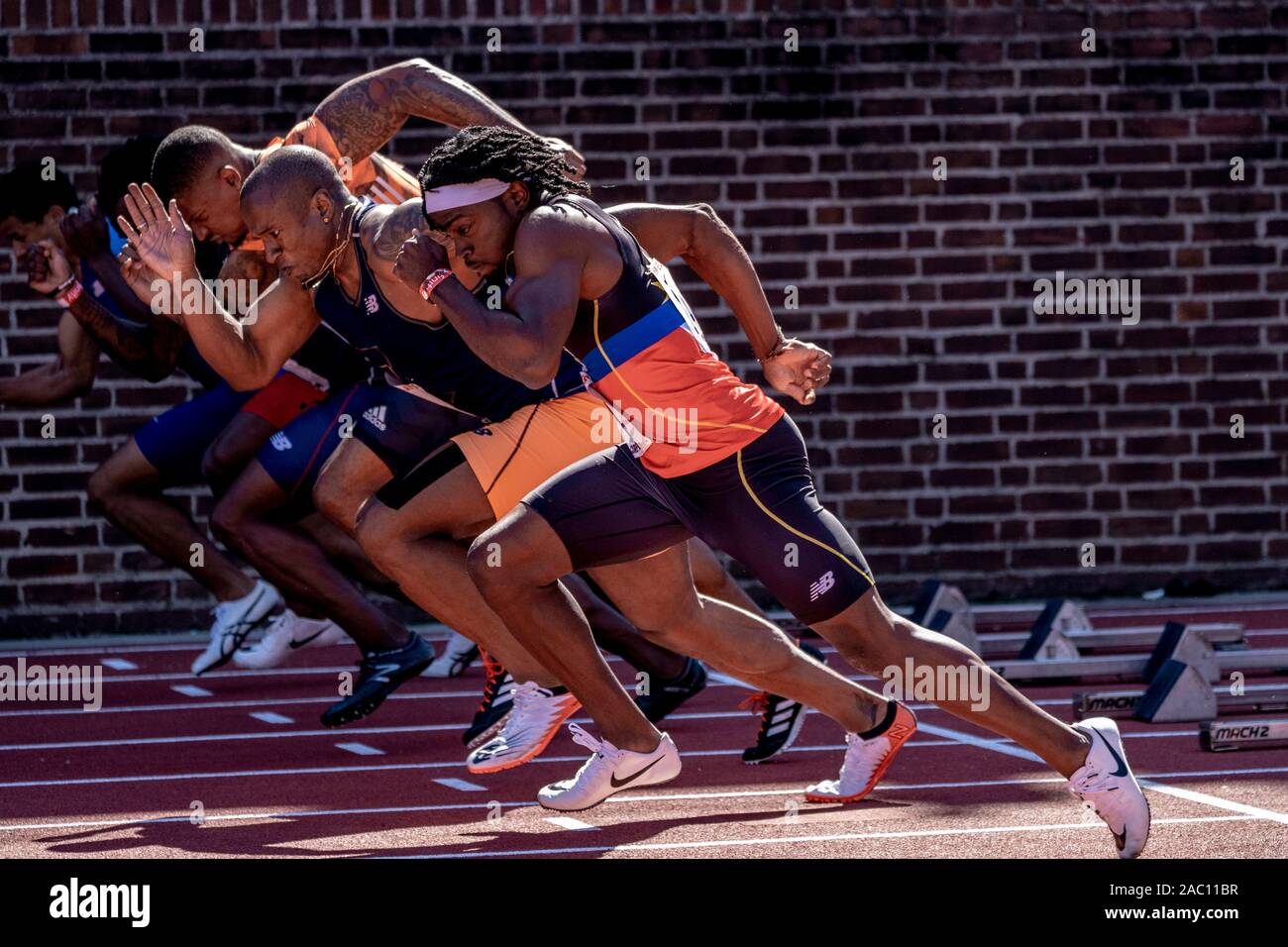 Inizio di sviluppo olimpico Uomini 100m dash al 2019 Penn relè . Foto Stock