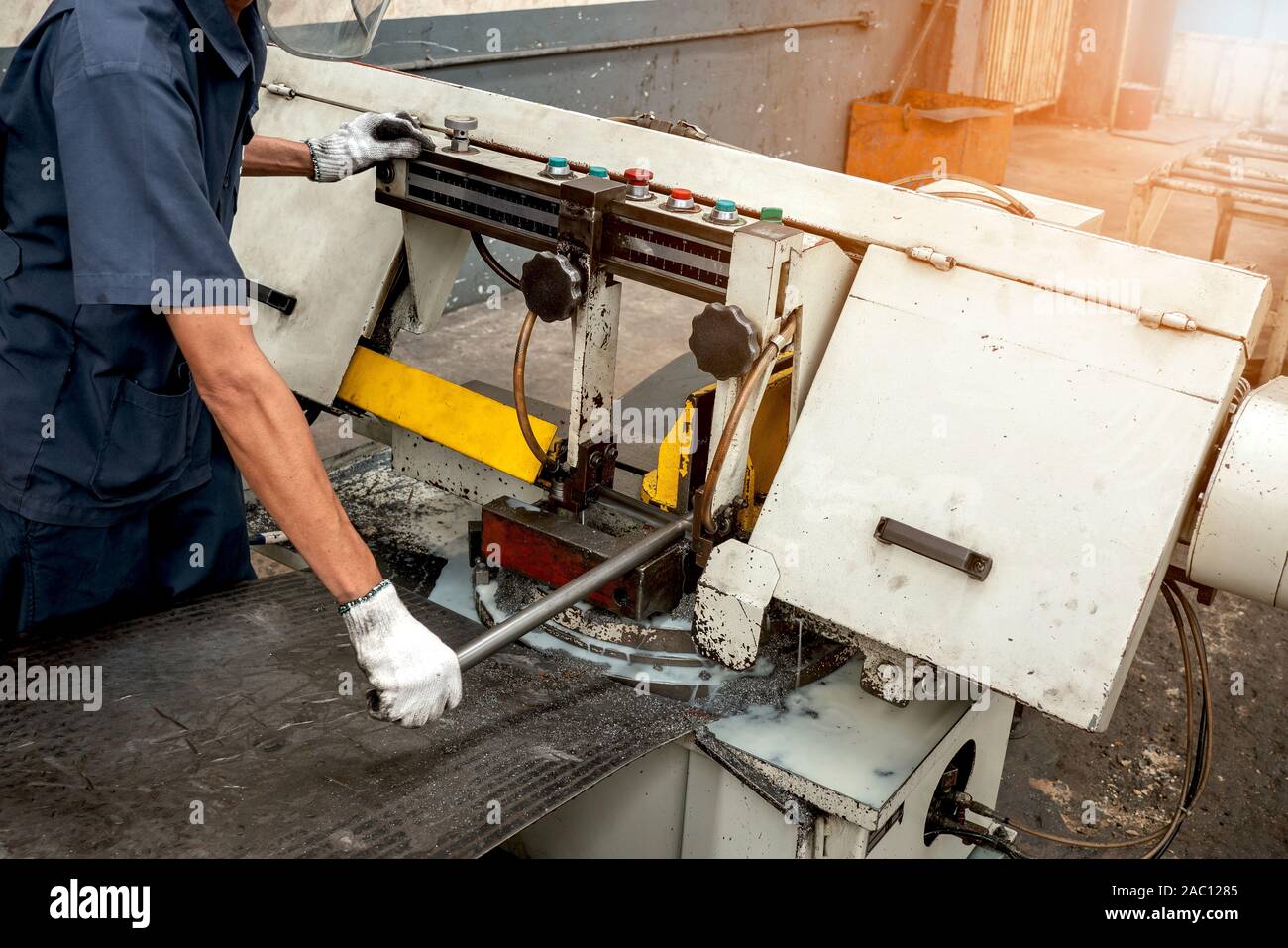 Close up macchina CNC lavorazione su industria del metallo Foto Stock