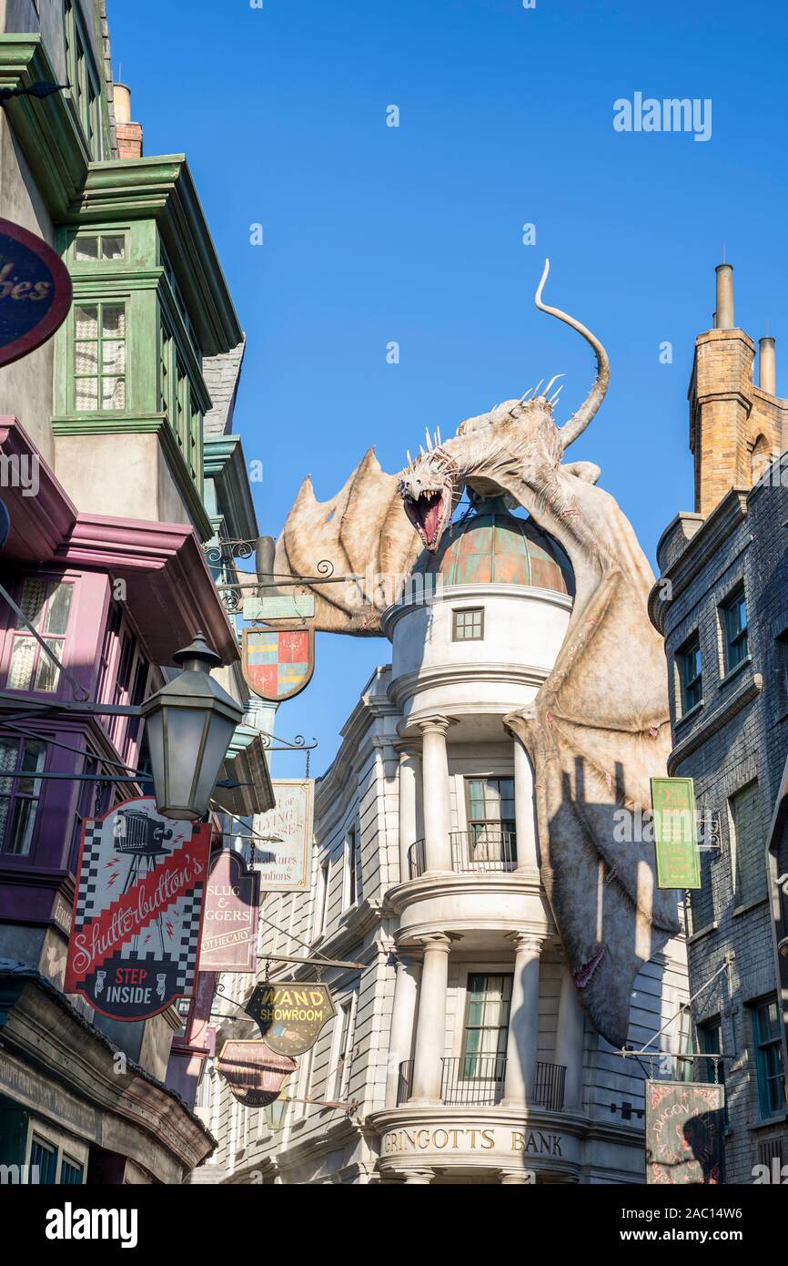 Gringotts incendio respirazione Dragon, Diagon Alley, mondo di Wizarding di Harry Potter, Universal Studios, Orlando, Florida, Stati Uniti d'America Foto Stock