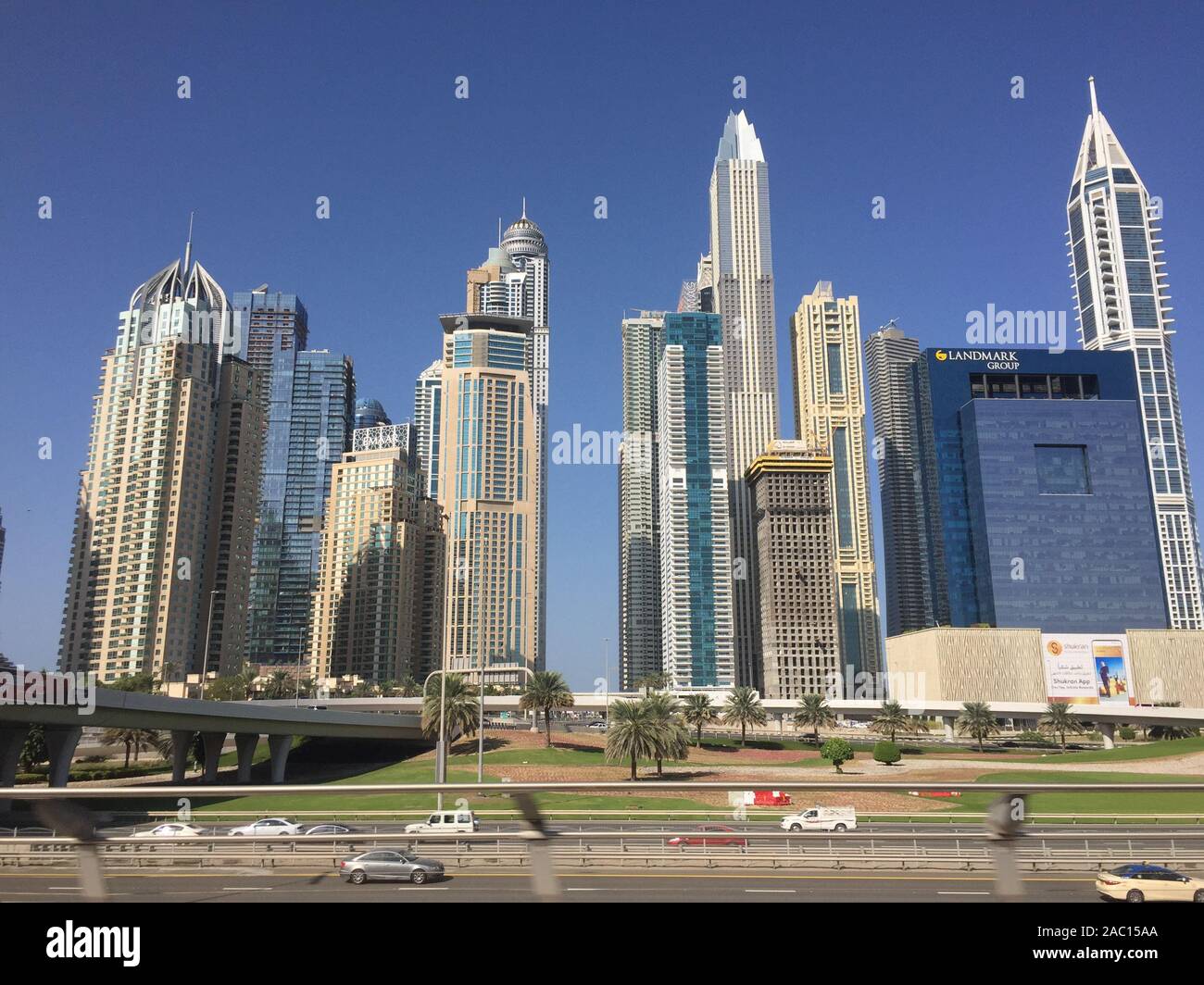 Dubai, Emirati Arabi Uniti - Dic 7, 2018. Edifici alti in aumento in Dubai, EAU. Dubai è una città globale e business hub del Medio Oriente. Foto Stock