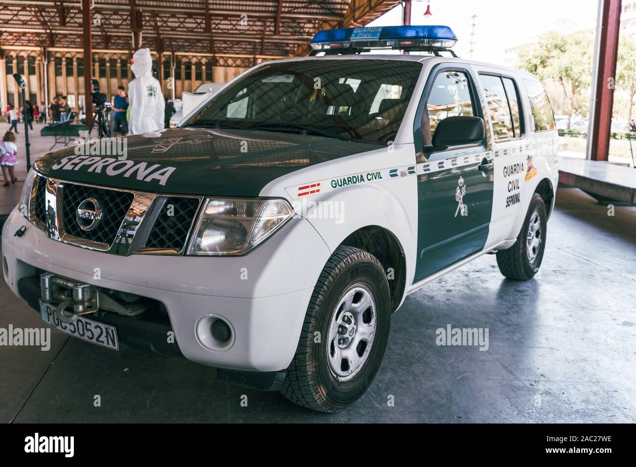 Valencia, Spagna - 5 Maggio 2019: Close-up dettaglio del logo e i contrassegni sul furgone della Guardia civile spagnola parcheggiate durante una pattuglia di routine. Securit Foto Stock