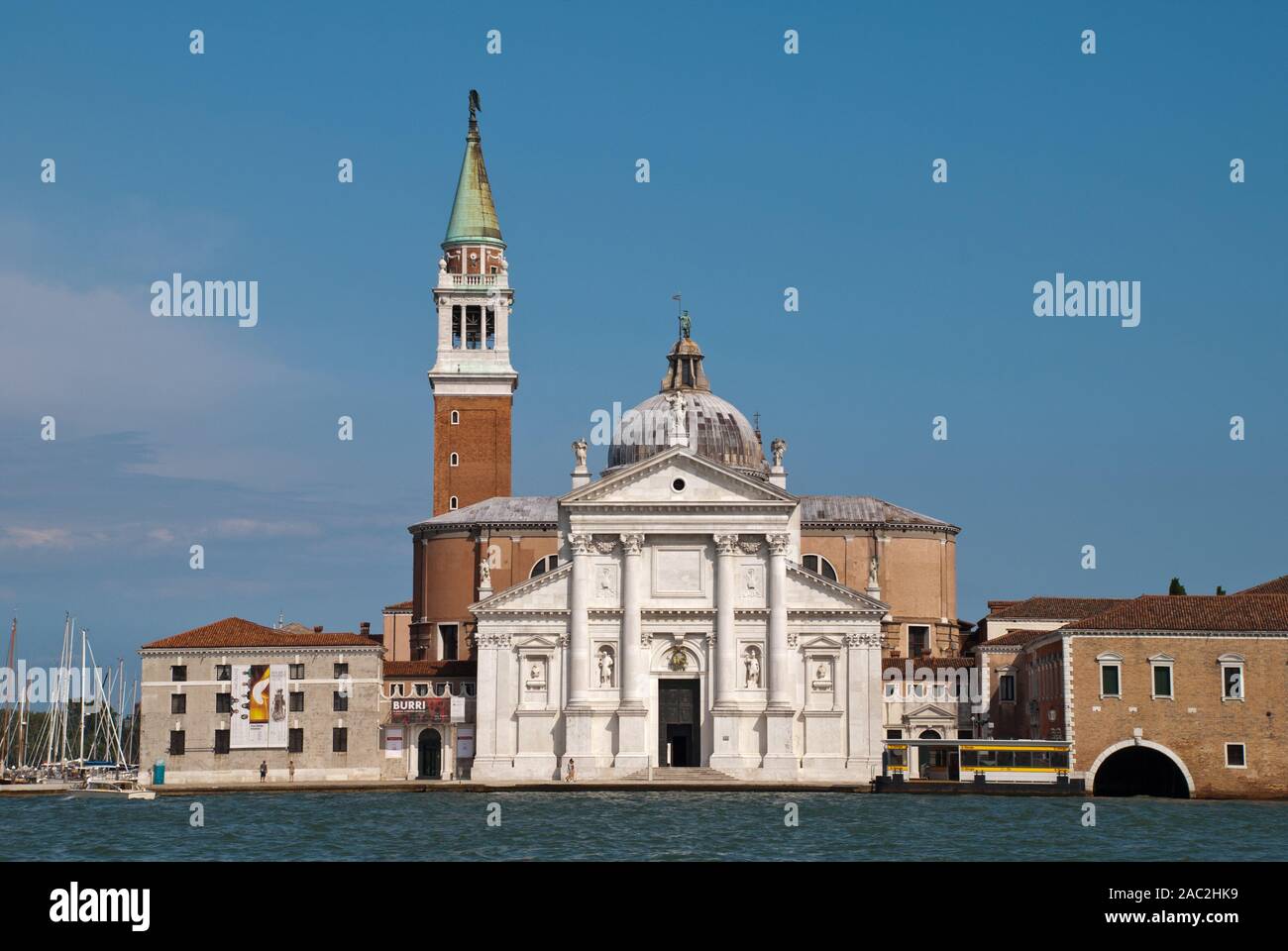 Venezia, Italia: Vista dal Canale della Giudecca al chiesa di San Giorgio Maggiore Foto Stock