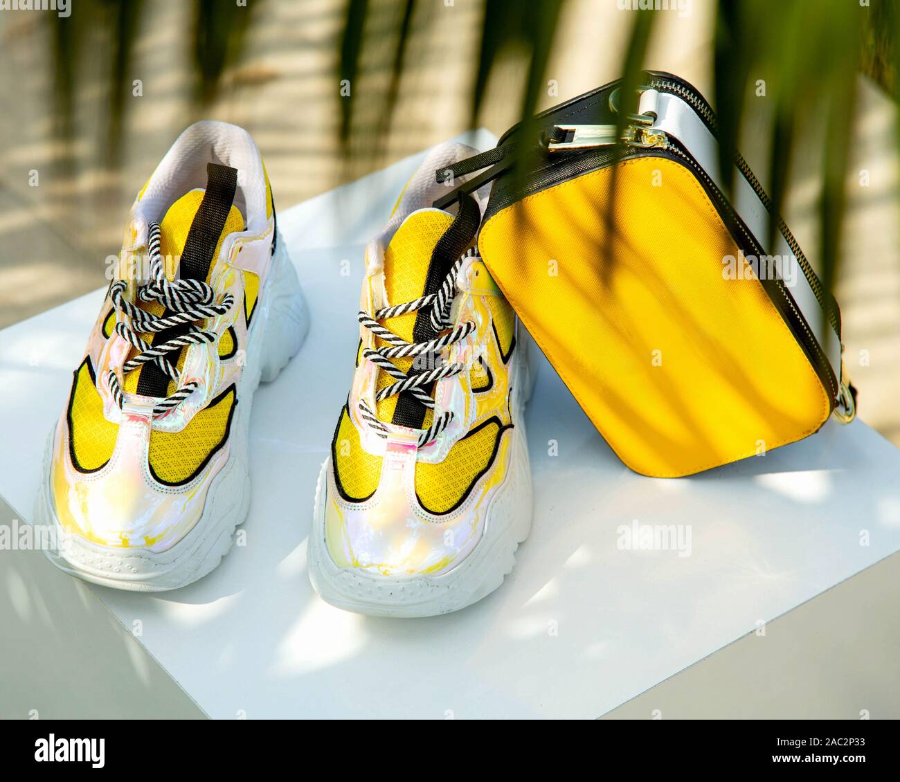 scarpe da ginnastica gialle