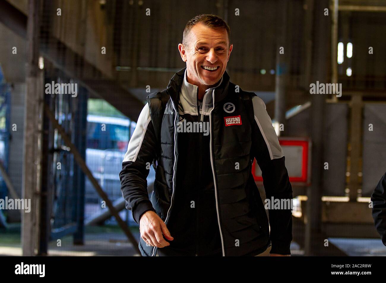 Birmingham, Regno Unito. 30 Novembre, 2019. Gary Rowett Manager di Millwall arriva davanti al cielo Campionato di scommessa match tra Birmingham City e Millwall presso il St Andrews, Birmingham sabato 30 novembre 2019. (Credit: Alan Hayward | MI News) La fotografia può essere utilizzata solo per il giornale e/o rivista scopi editoriali, è richiesta una licenza per uso commerciale Credito: MI News & Sport /Alamy Live News Foto Stock