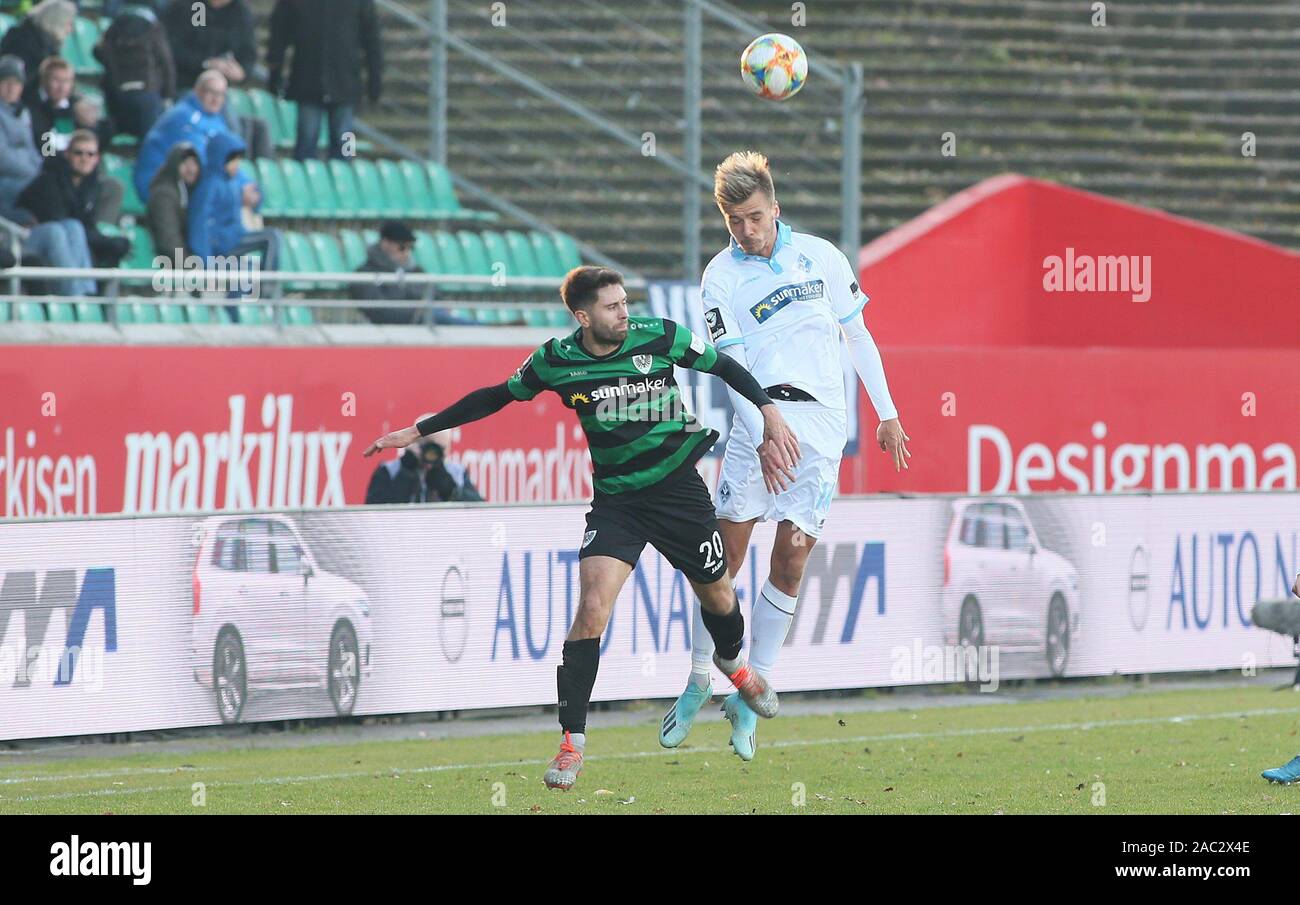 Muenster, Deutschland. 30 Nov, 2019. firo: 30.11.2019 Calcio, 2019/2020 3.Bundesliga 17. Giornata SC la Prussia Prussia Munster Muenster - Waldhof Mannheim duelli, Philipp Hoffmann, versus Maurice Deville | Utilizzo di credito in tutto il mondo: dpa/Alamy Live News Foto Stock