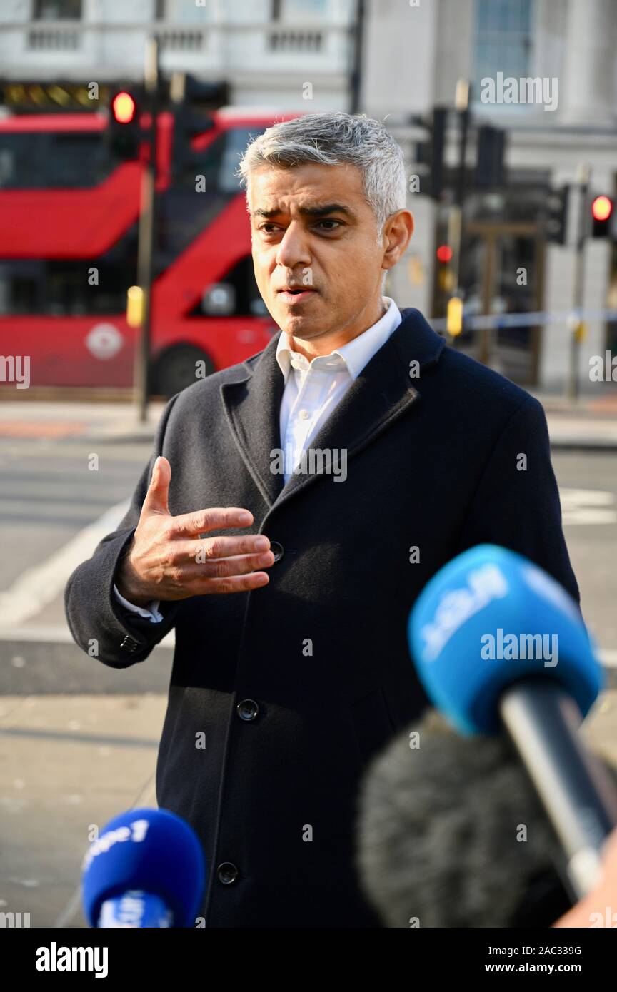 London Bridge, Londra. Regno Unito. Sindaco Sadiq Khan ha visitato Londra London Bridge il giorno dopo l'attacco terroristico a Londra. UK Credit: Michael melia/Alamy Live News Foto Stock