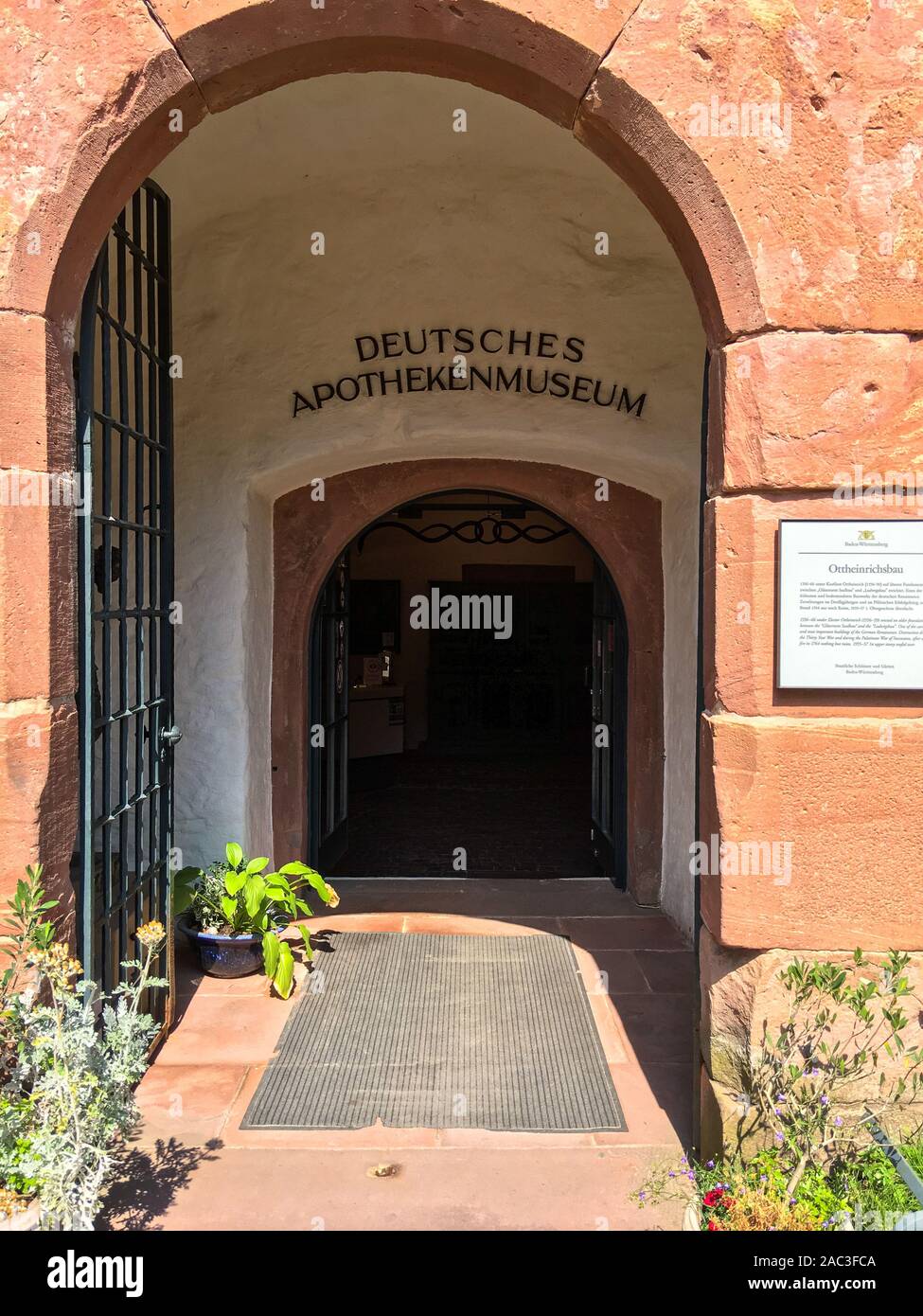 Heidelberg, Germania - 20 Luglio 2017: l'ingresso per il Museo della Farmacia a Heidelberg Foto Stock