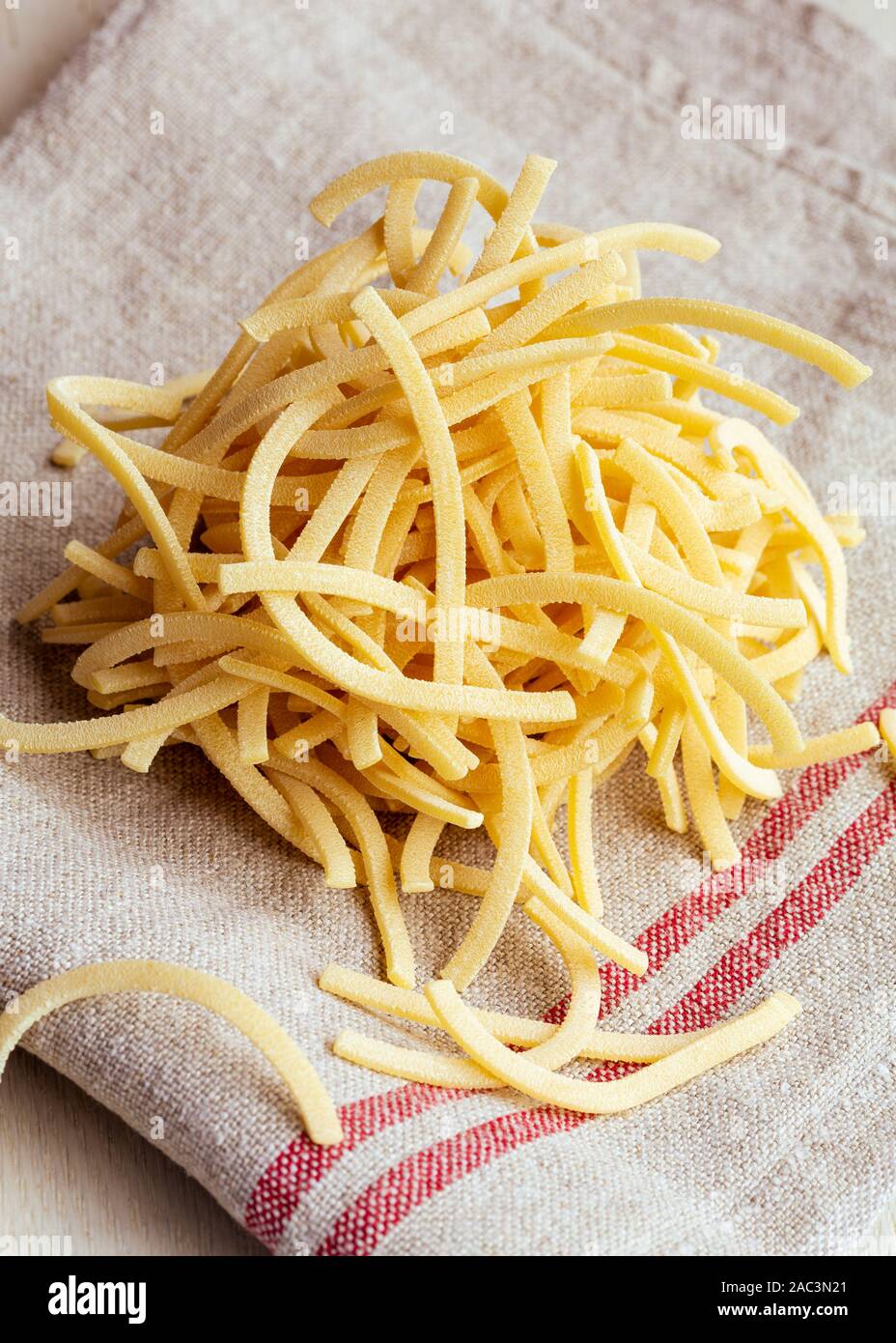 Gli Scialatielli pasta dalla Campania, Italia Foto Stock