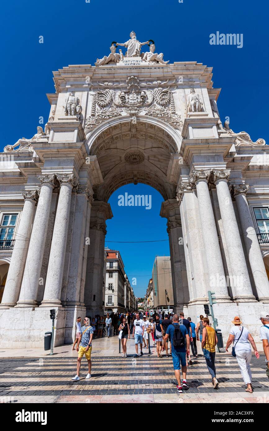 Lisbona, Portogallo - 2 Settembre 2019 - Arco de Rua Augusta in una giornata di sole. Foto Stock