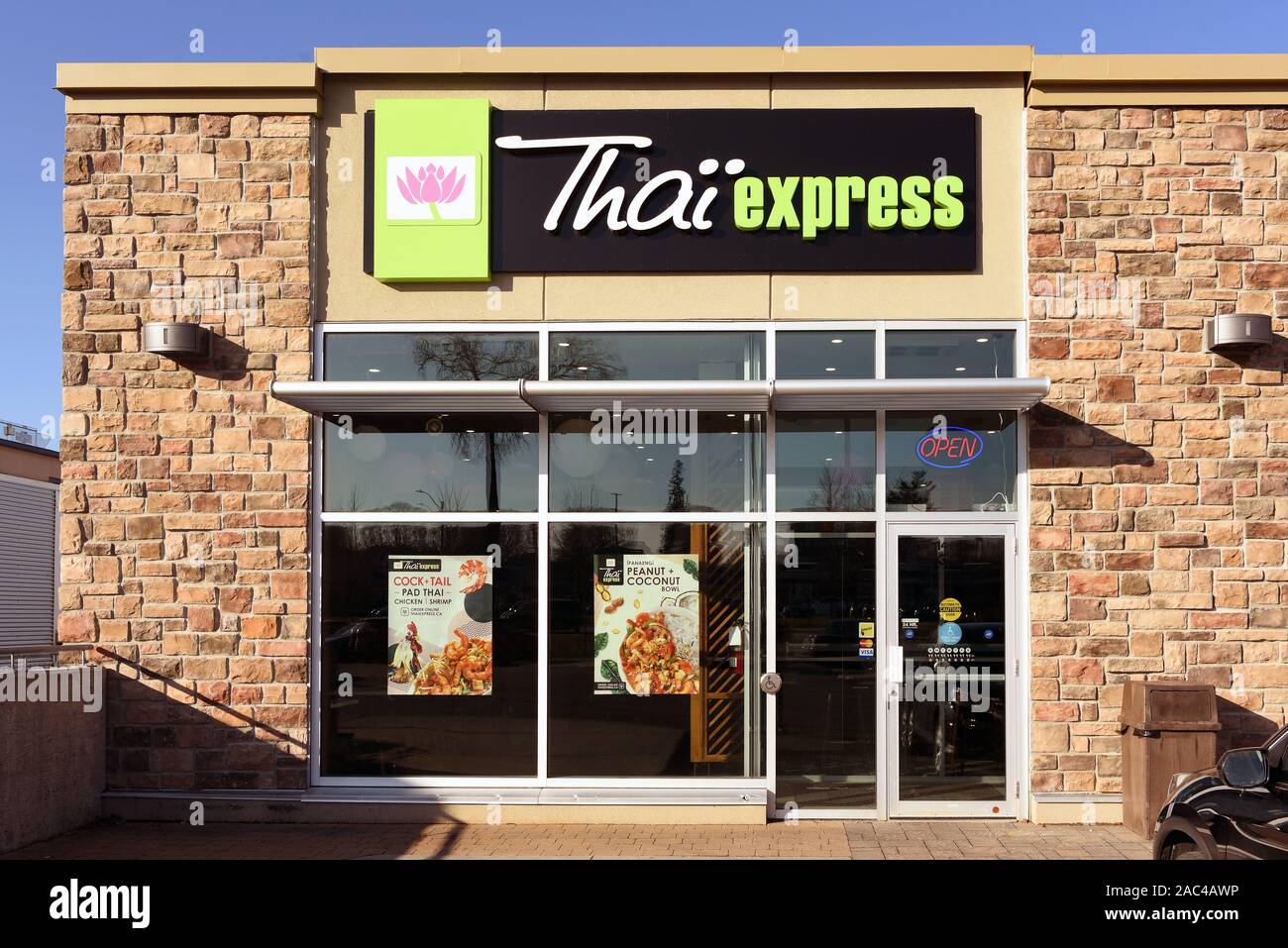 Ottawa, Canada - 24 Novembre 2019: Thai Express, una franchigia canadese una catena di fast food che serve cucina tailandese in più paesi, su Richmond Roa Foto Stock