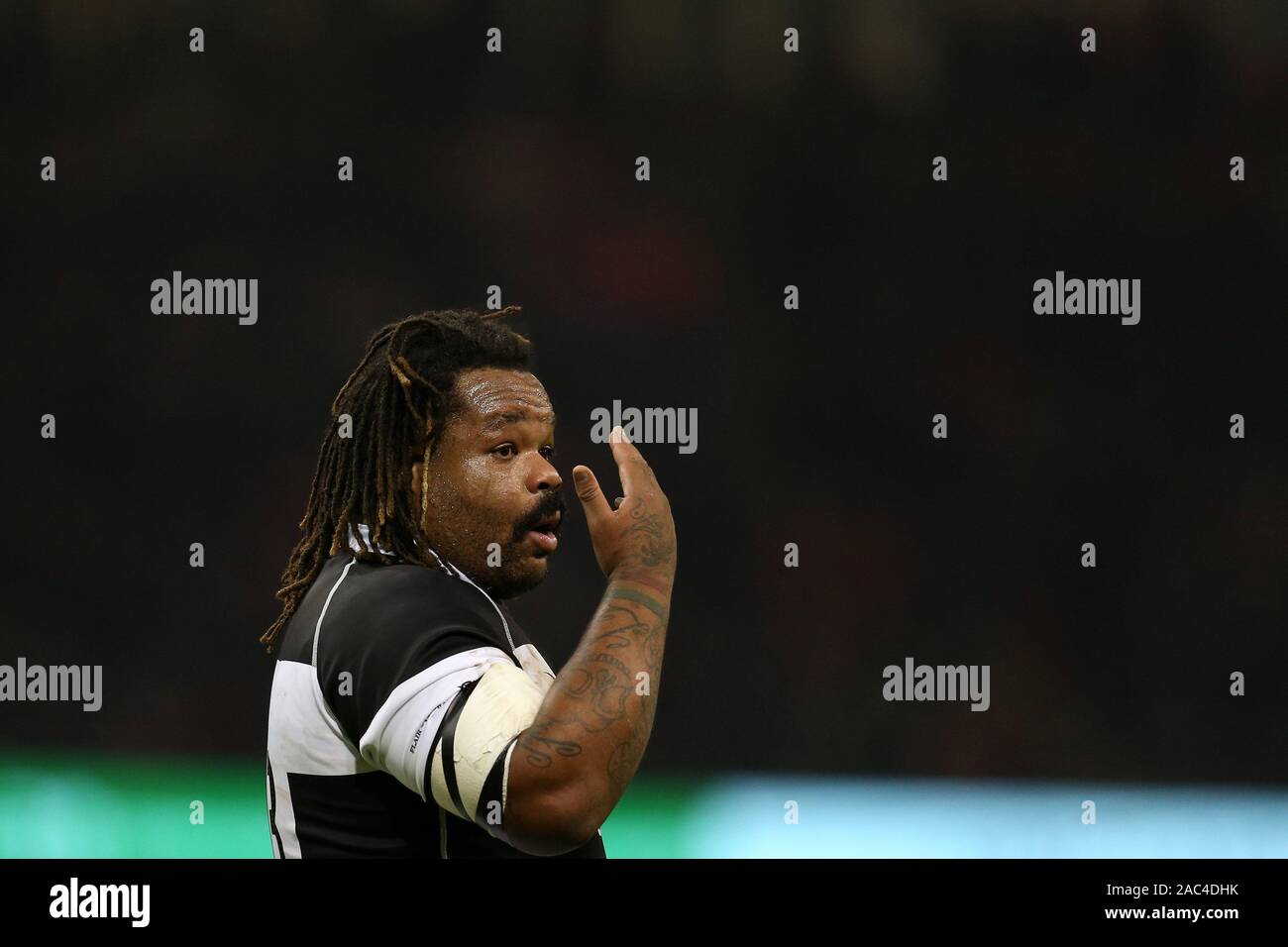 Cardiff, Regno Unito. 30 Novembre, 2019. Mathieu Bastareaud dei barbari si affaccia su.galles v barbari rugby presso il Principato Stadium di Cardiff Wales, Regno Unito sabato 30 novembre 2019. pic da Andrew Orchard/Alamy Live News nota immagine disponibile per il solo uso editoriale Foto Stock