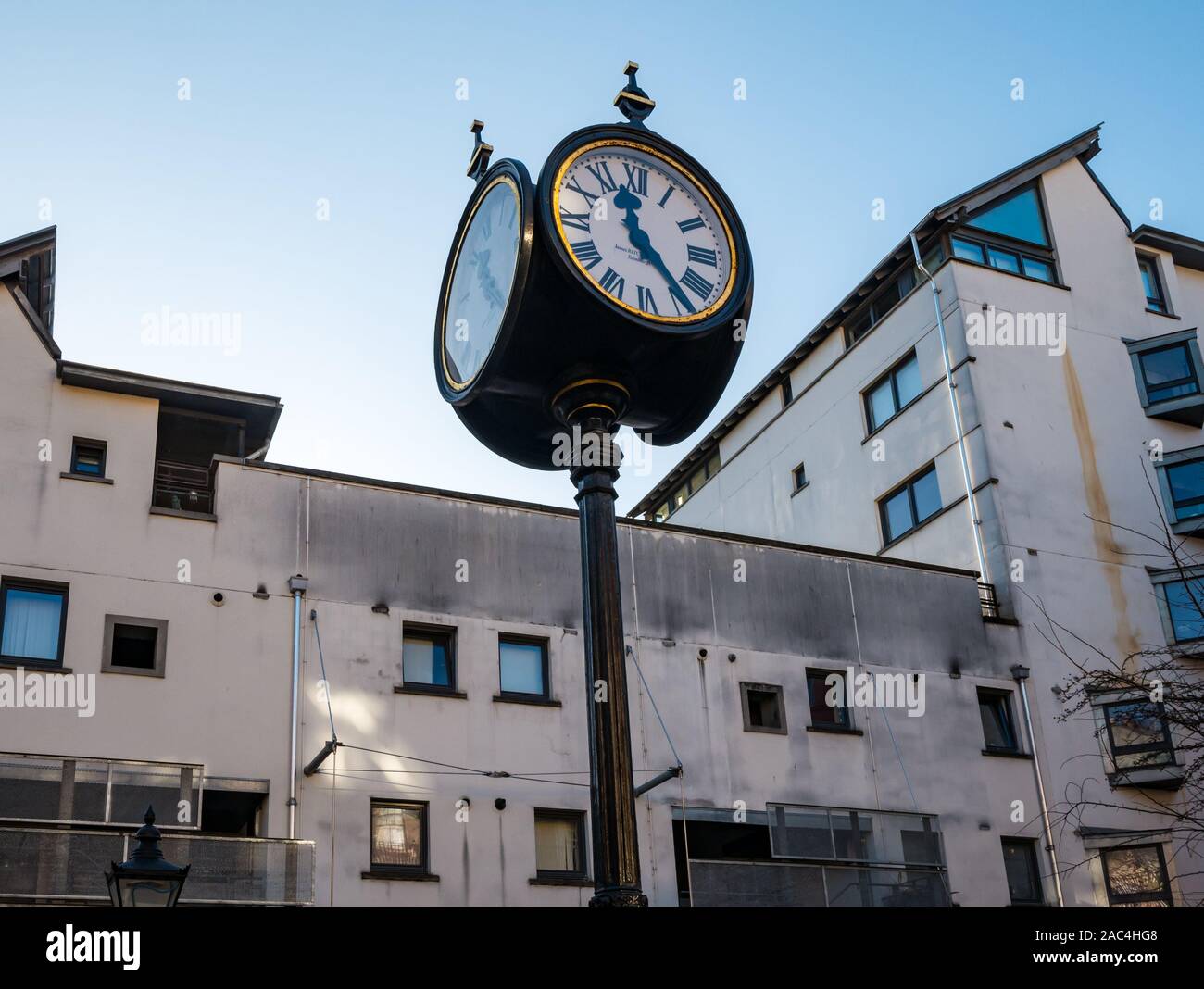 Vecchio orologio ornati, Tron Square, Edimburgo, Scozia, Regno Unito Foto Stock