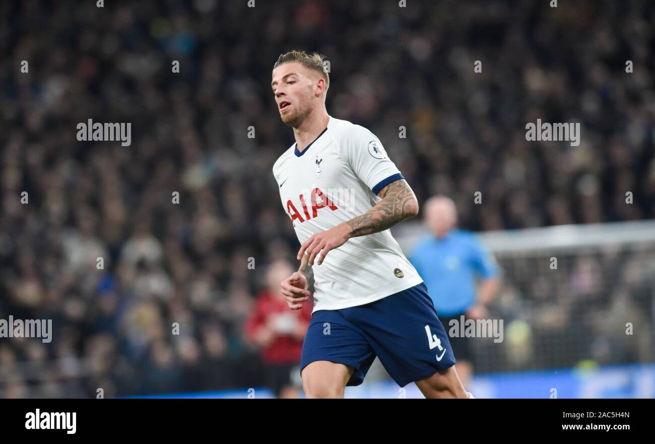 Toby Alderweireld degli Spurs durante la partita di Premier League tra il Tottenham Hotspur e l'AFC Bournemouth al Tottenham Hotspur Stadium di Londra, Regno Unito - 30 novembre 2019. Simon Dack / immagini telegrafiche. Solo per uso editoriale. Niente merchandising. Per le immagini di calcio si applicano restrizioni fa e Premier League inc. Non è consentito l'utilizzo di Internet/dispositivi mobili senza licenza FAPL. Per ulteriori dettagli, contattare Football Dataco Foto Stock