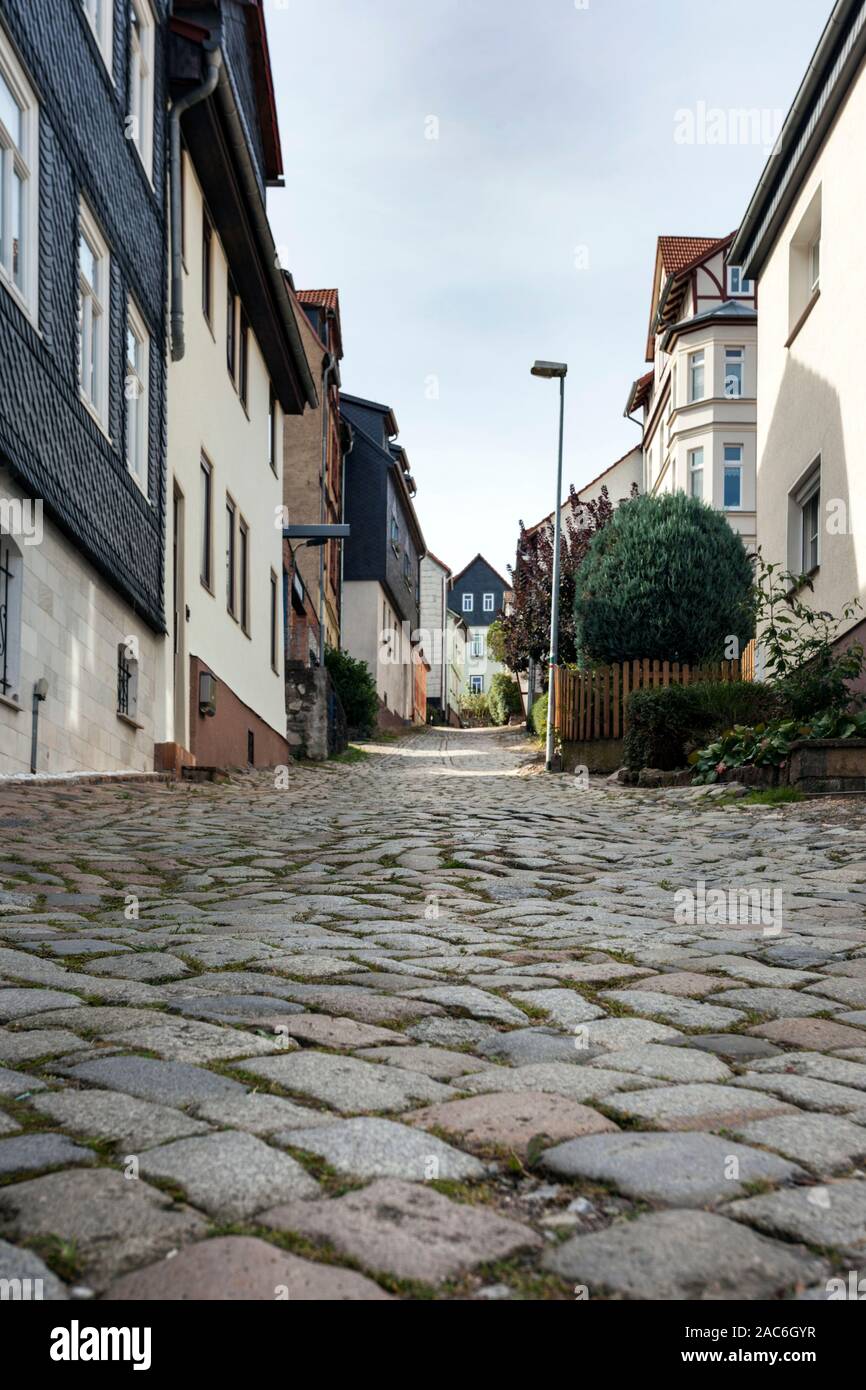 In salita ripida strade in acciottolato a Eisenach Foto Stock