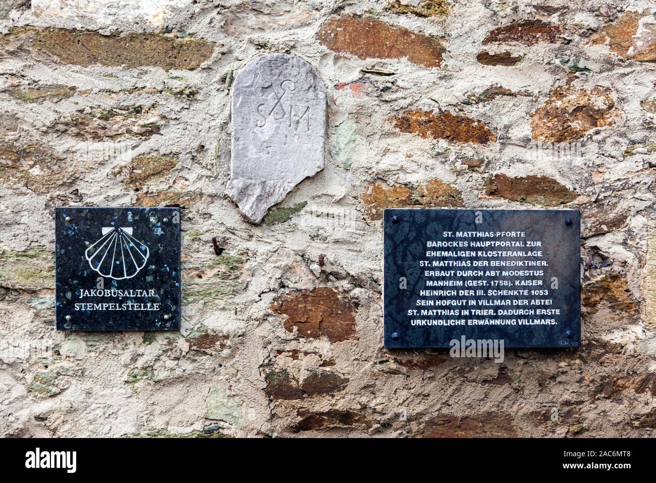 Il barocco Matthiaspforte, il principale portale per l'ex monastero di San Mattia nella Marktflecken Villmar Foto Stock