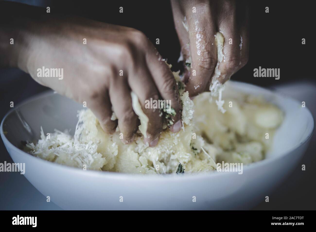 Pasta Making - CULURGIONES SARDO Foto Stock