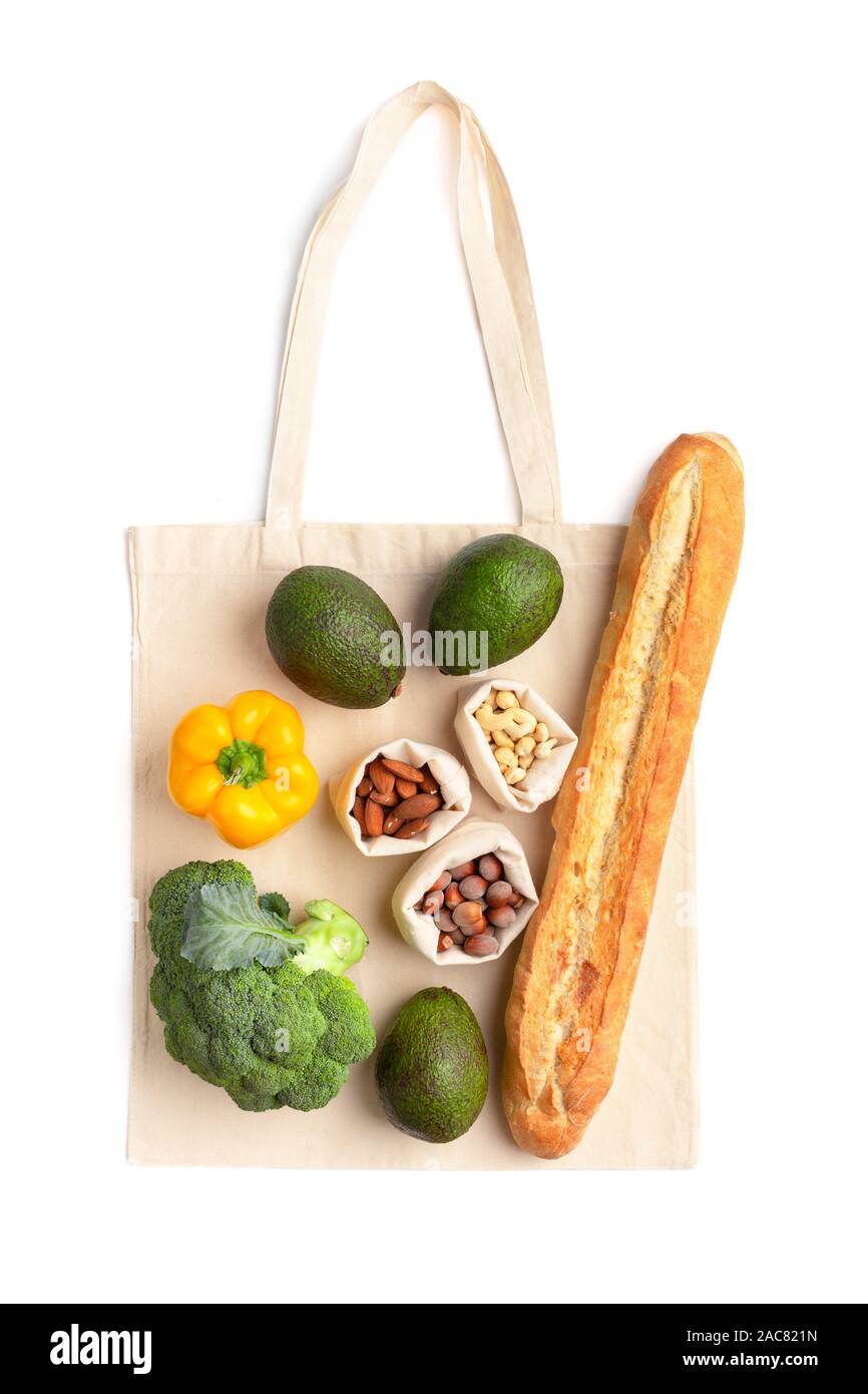 Prodotti vegetariani decorare eco sacchetto di cotone su bianco Foto Stock