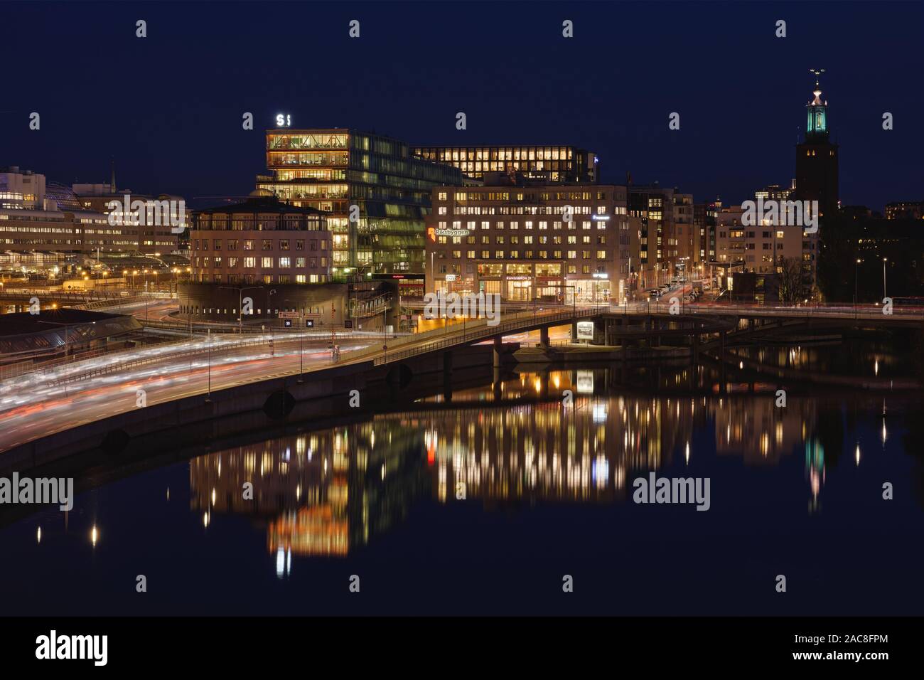 Norrmalm di notte da Barnhusbron, Stoccolma, Svezia Foto Stock