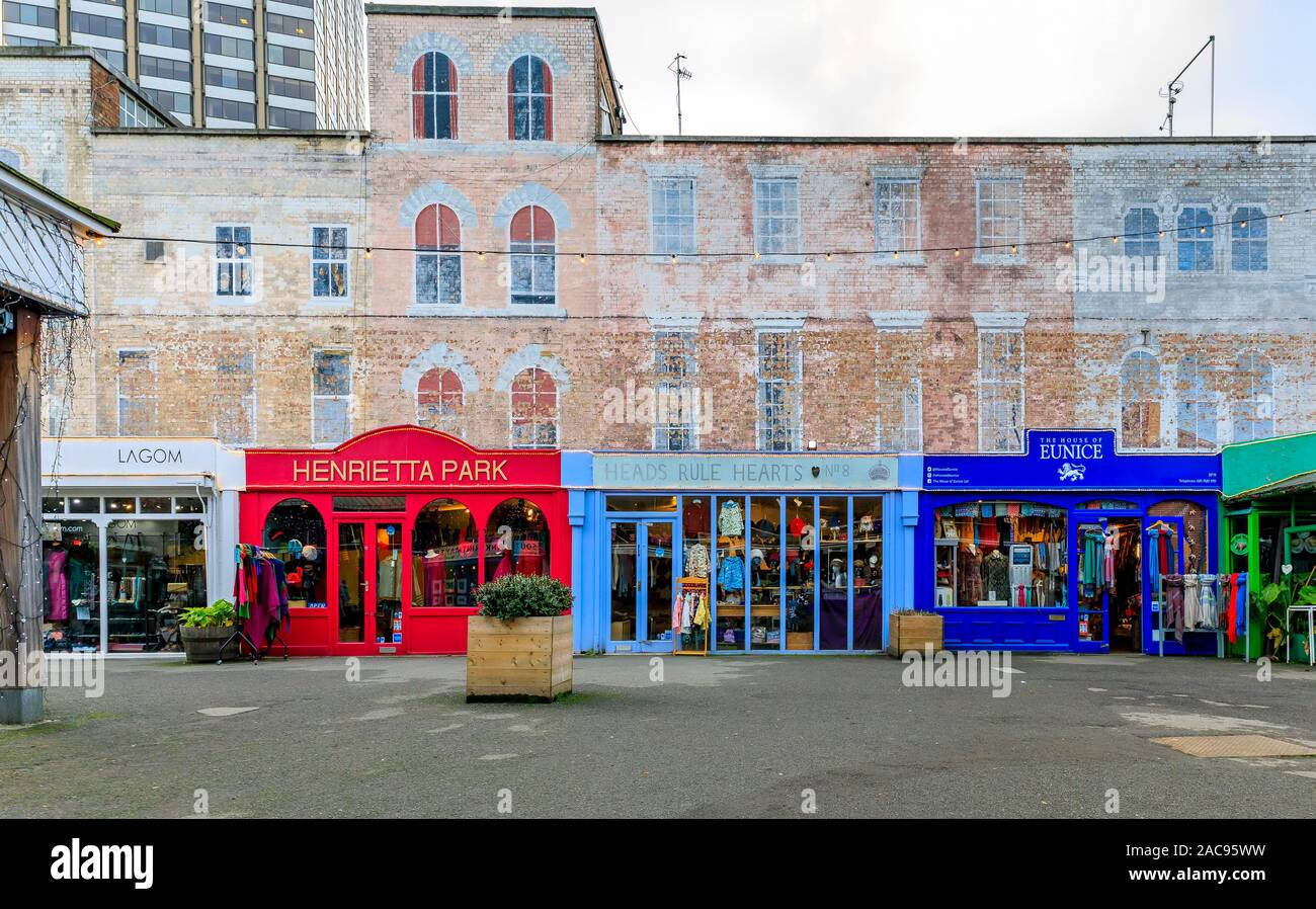 Londra, Inghilterra - 14 Gennaio 2018: Gabriel's Wharf in South Bank è uno dei piu' vecchi pop ups, la casa di un mix eclettico di negozi, caffetterie, bar Foto Stock