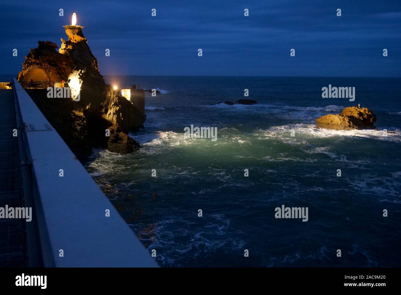 Le Rocher de la Vierge, Holly vergine rock, Biarritz, Pyrénnées-Atlantiques, Francia Foto Stock