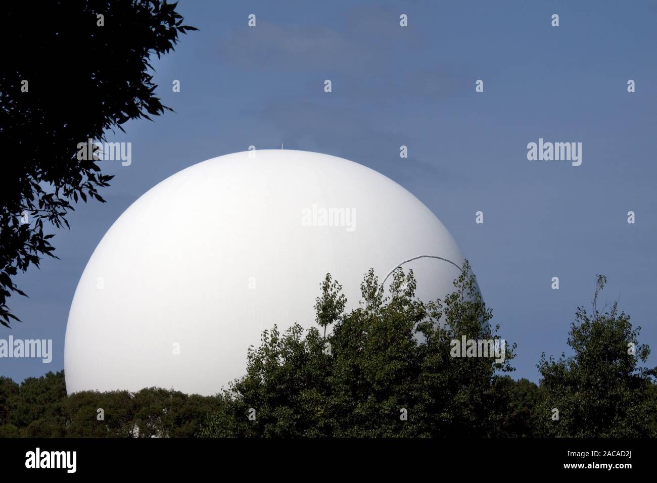Cupola radar in Pleumeur-Bodou Foto Stock