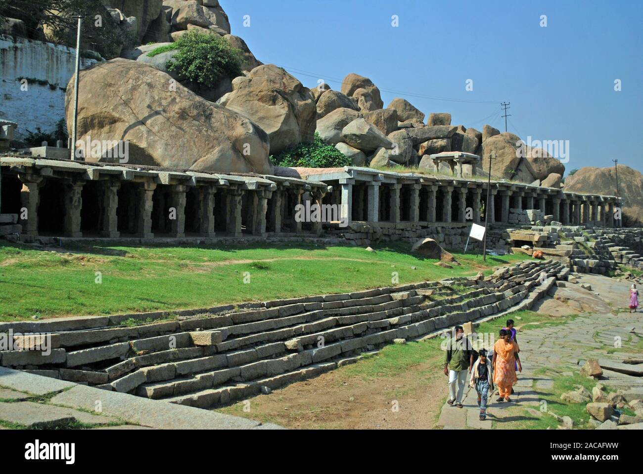 Colonne in Rama tempio di Hampi (Vijanyanaghar), Karnataka, India del Sud, Asia Foto Stock