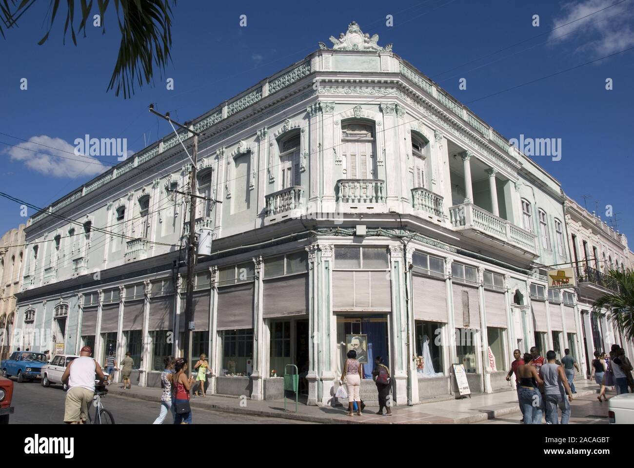 Edificio coloniale nella zona pedonale Foto Stock