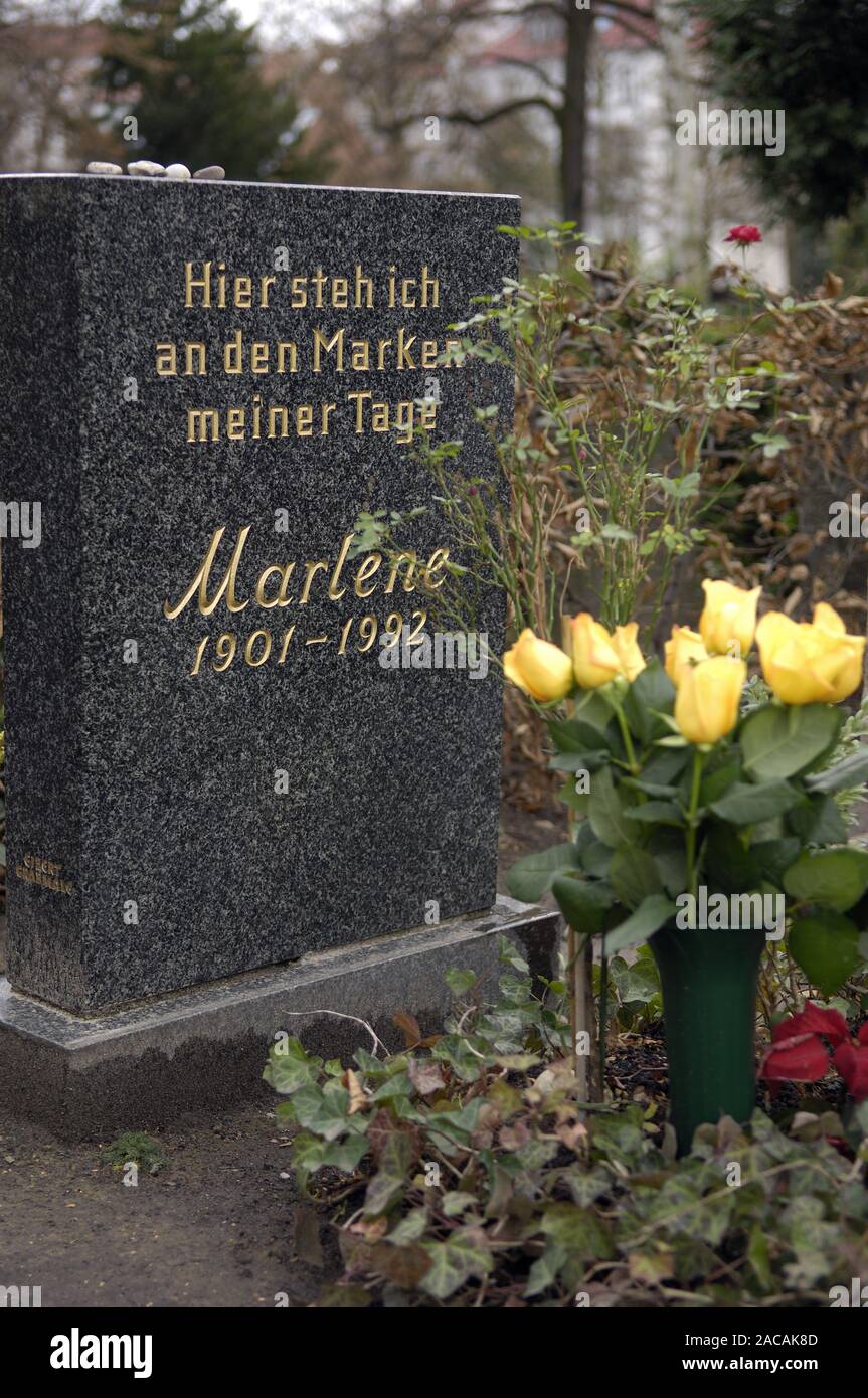 Tomba di Marlene Dietrich a Berlino Foto Stock