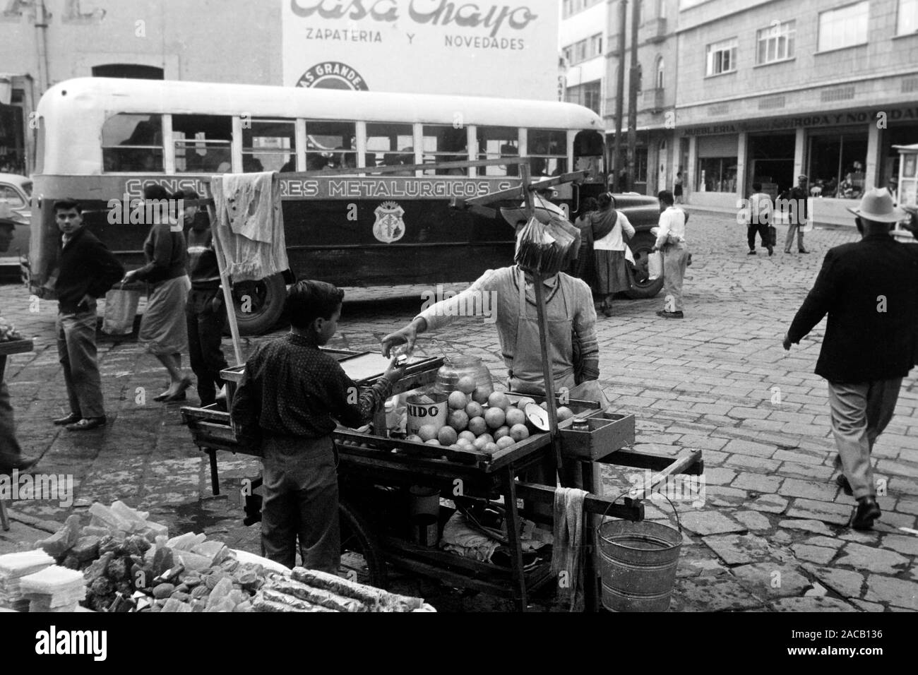 Straßenszenen in Mexiko, 1960er. Street-scene in Messico, 1960s. Foto Stock